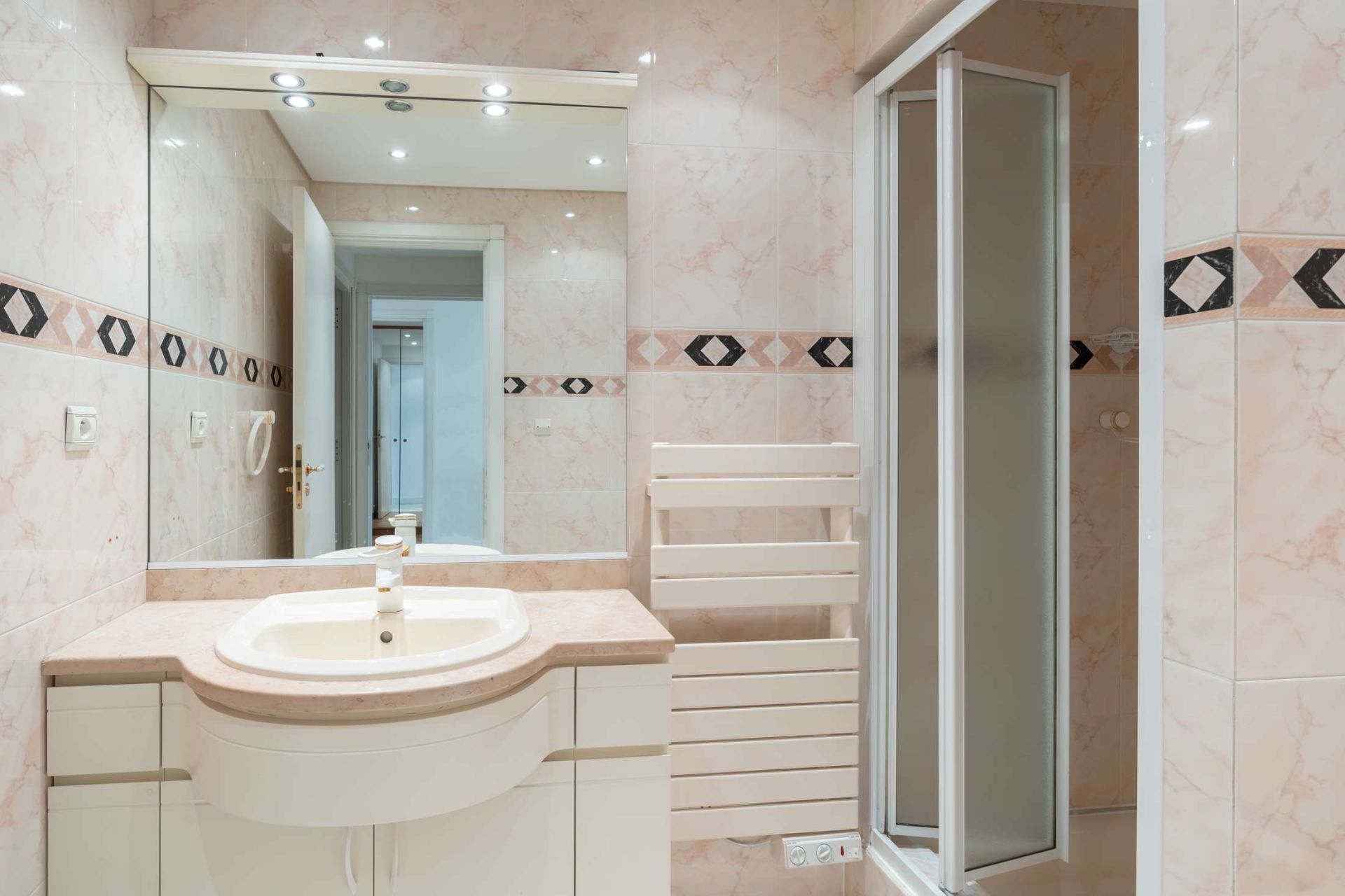 appartamento 4 Camere in vendita su MONACO (98000)