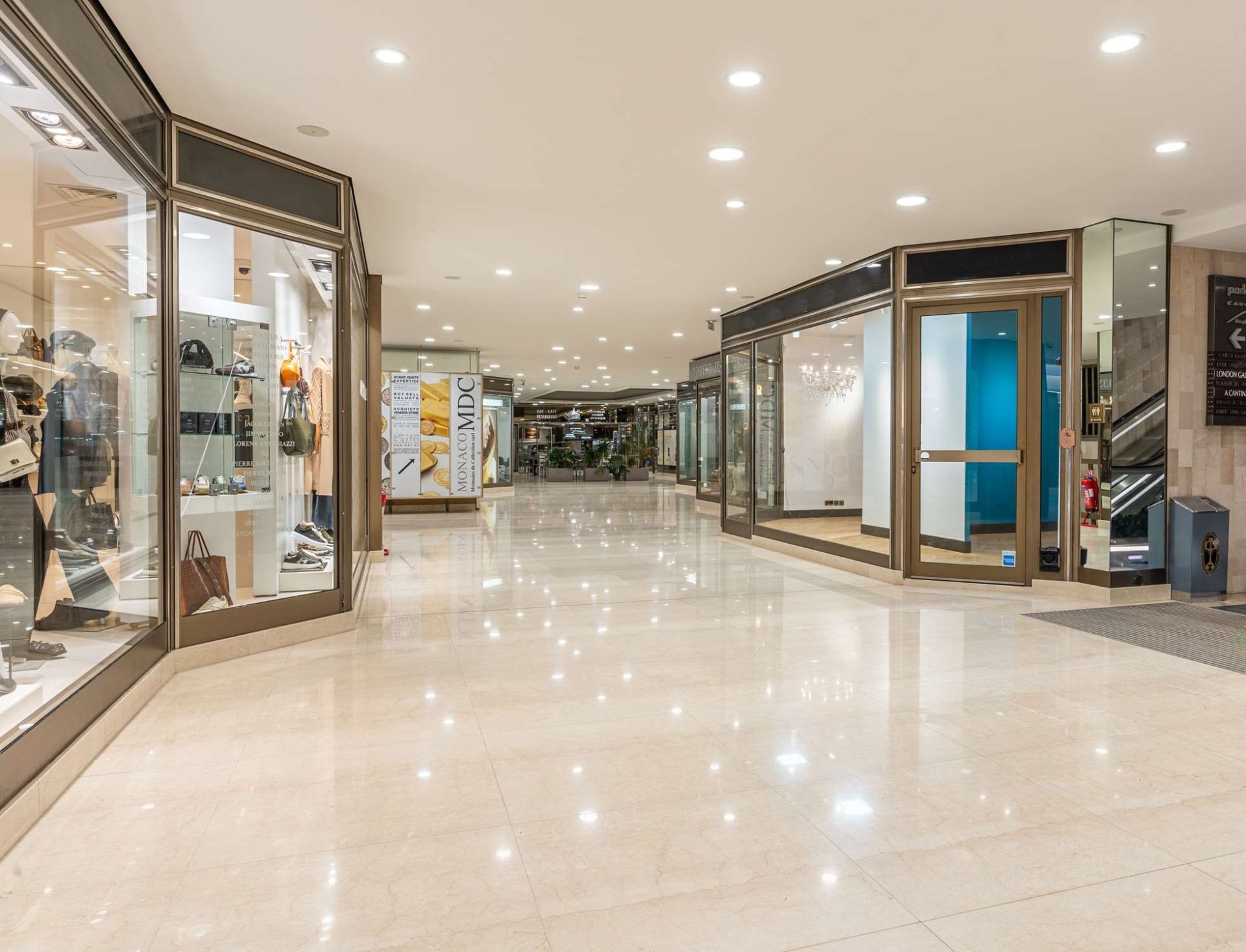 commercial local for sale on MONACO (98000)