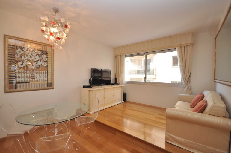 apartment 3 Rooms for sale on MONACO (98000)