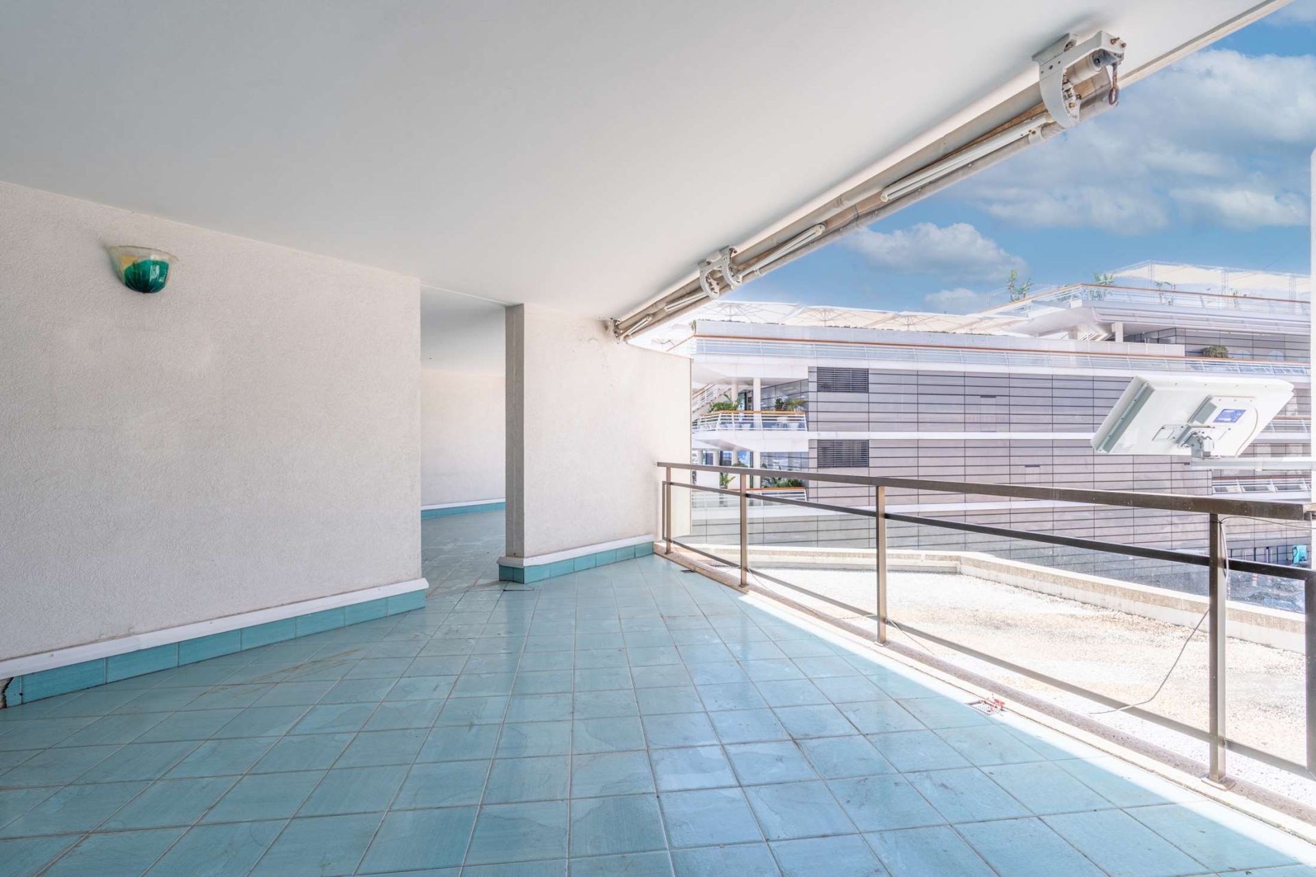apartment 3 Rooms for sale on MONACO (98000)