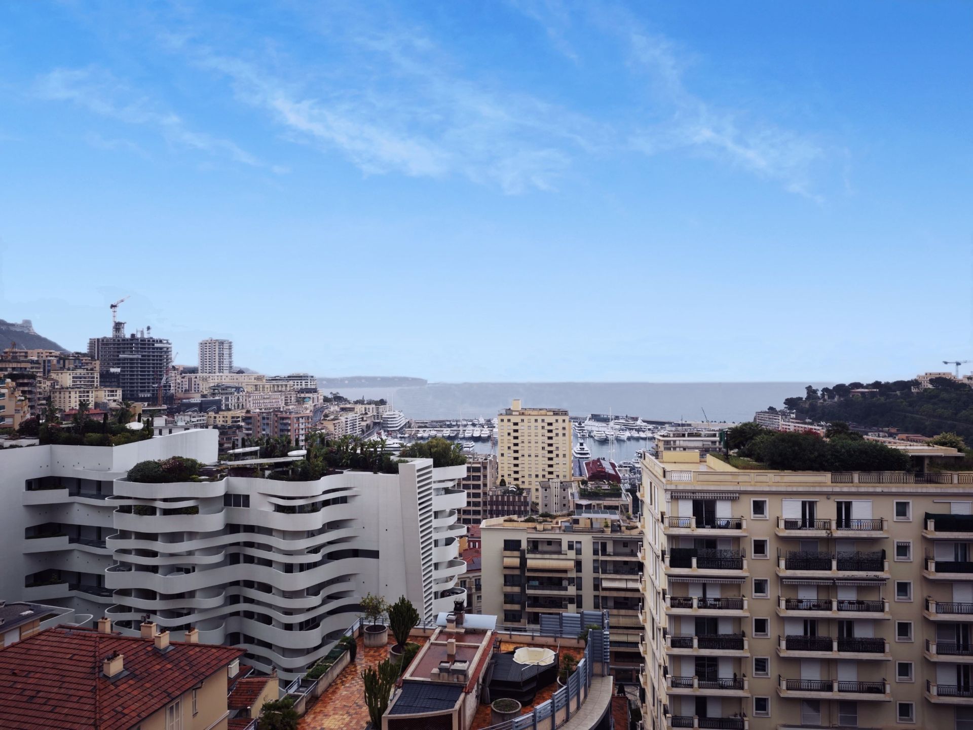 apartment 3 Rooms for rent on MONACO (98000)