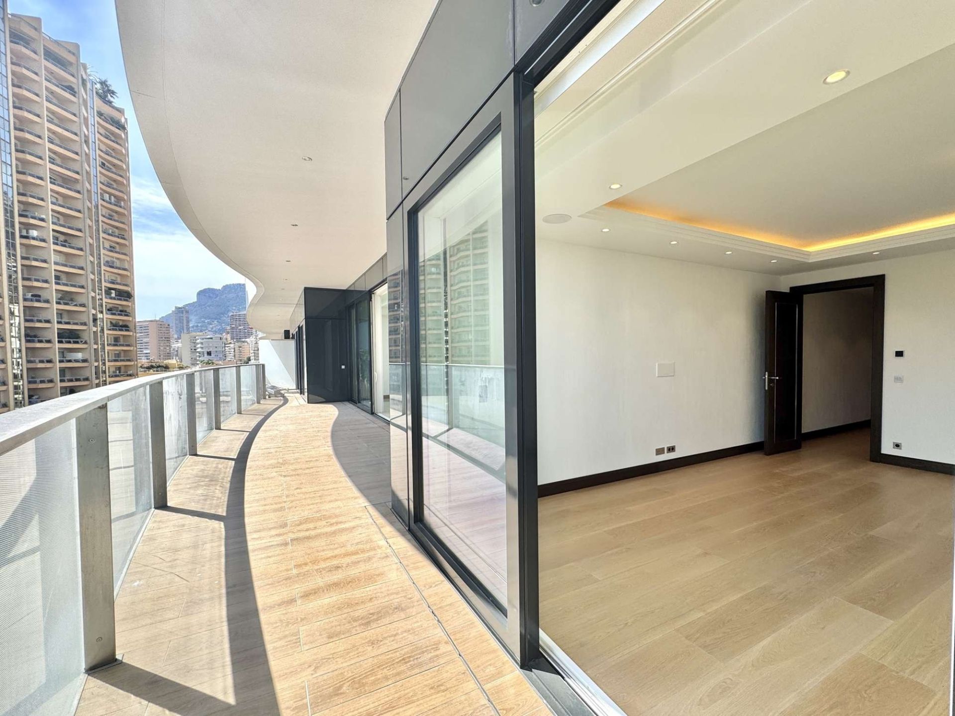 appartement 6 Pièces en vente sur MONACO (98000)