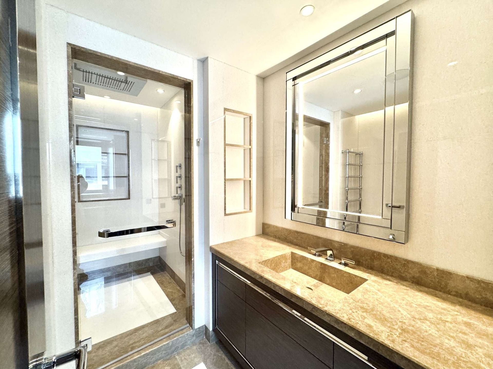 appartement 6 Pièces en vente sur MONACO (98000)