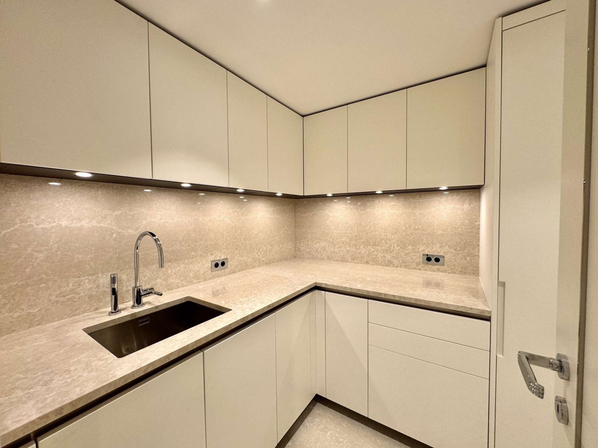 appartamento 6 Camere in vendita su MONACO (98000)