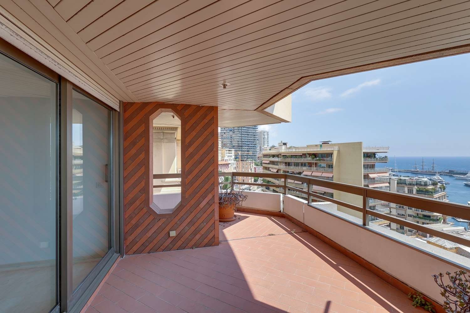 apartment 3 Rooms for sale on MONACO (98000)