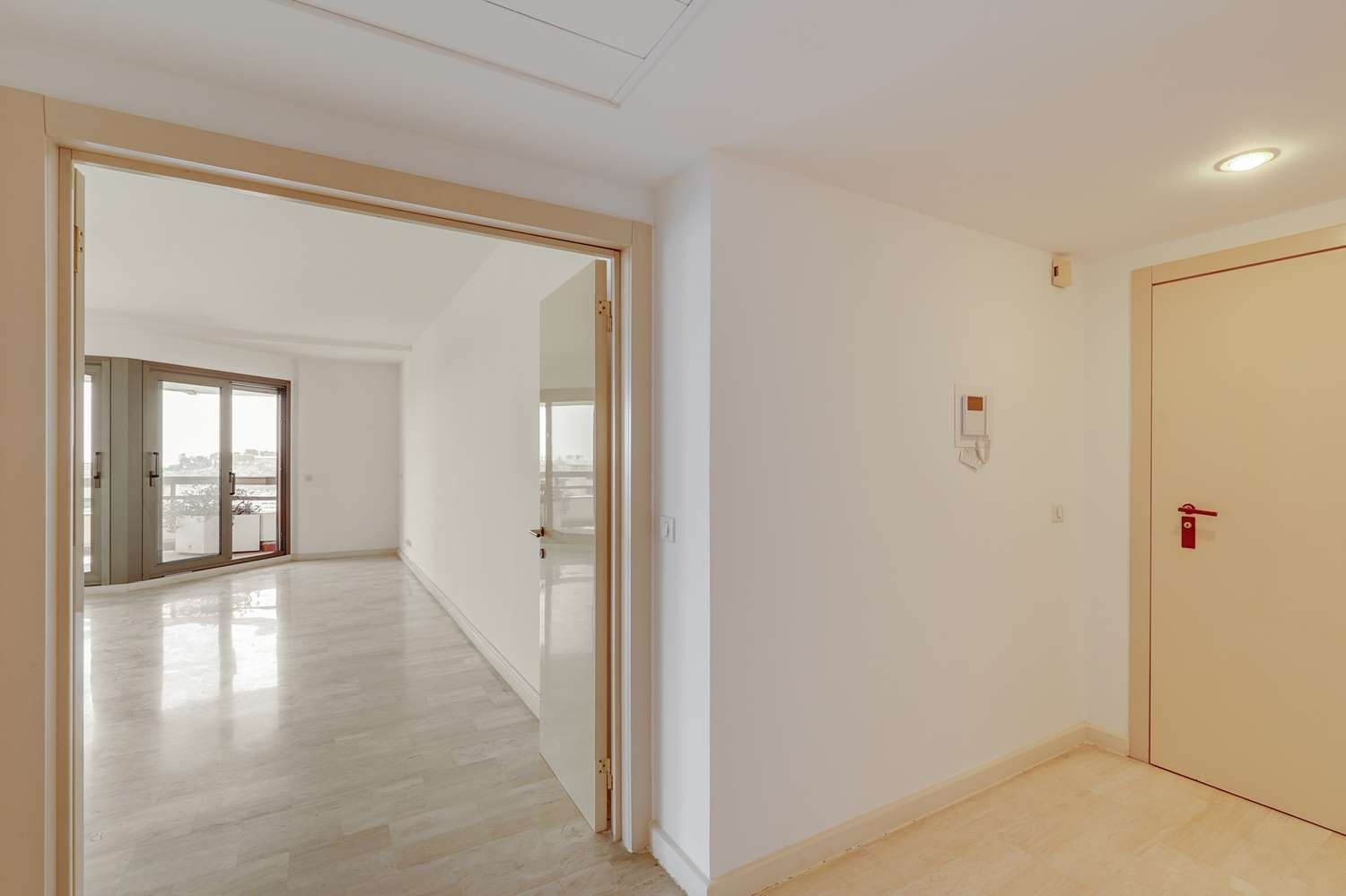 apartment 3 Rooms for sale on MONACO (98000)