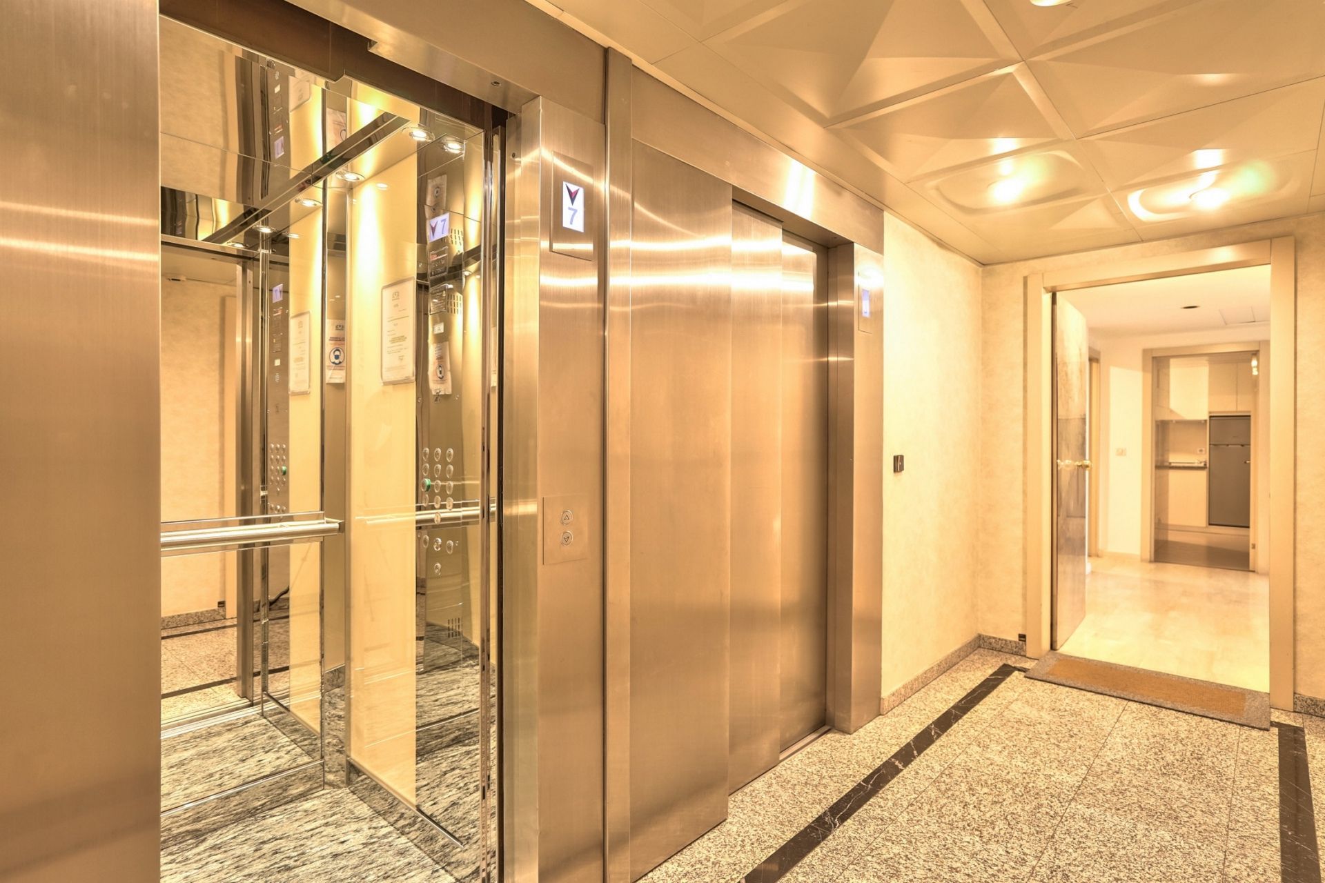 apartment 3 Rooms for sale on MONACO (98000)