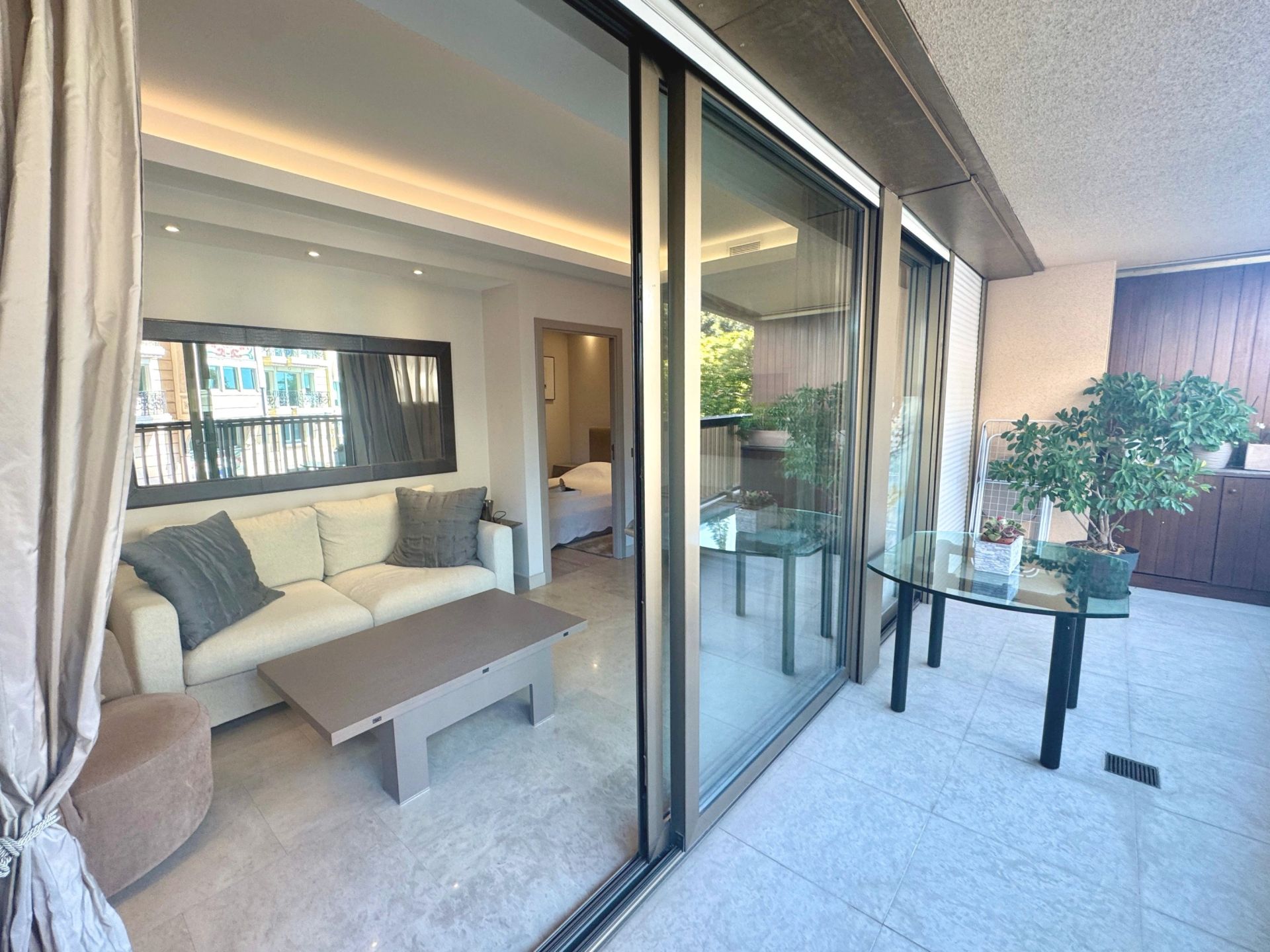 apartment 2 Rooms for sale on MONACO (98000)