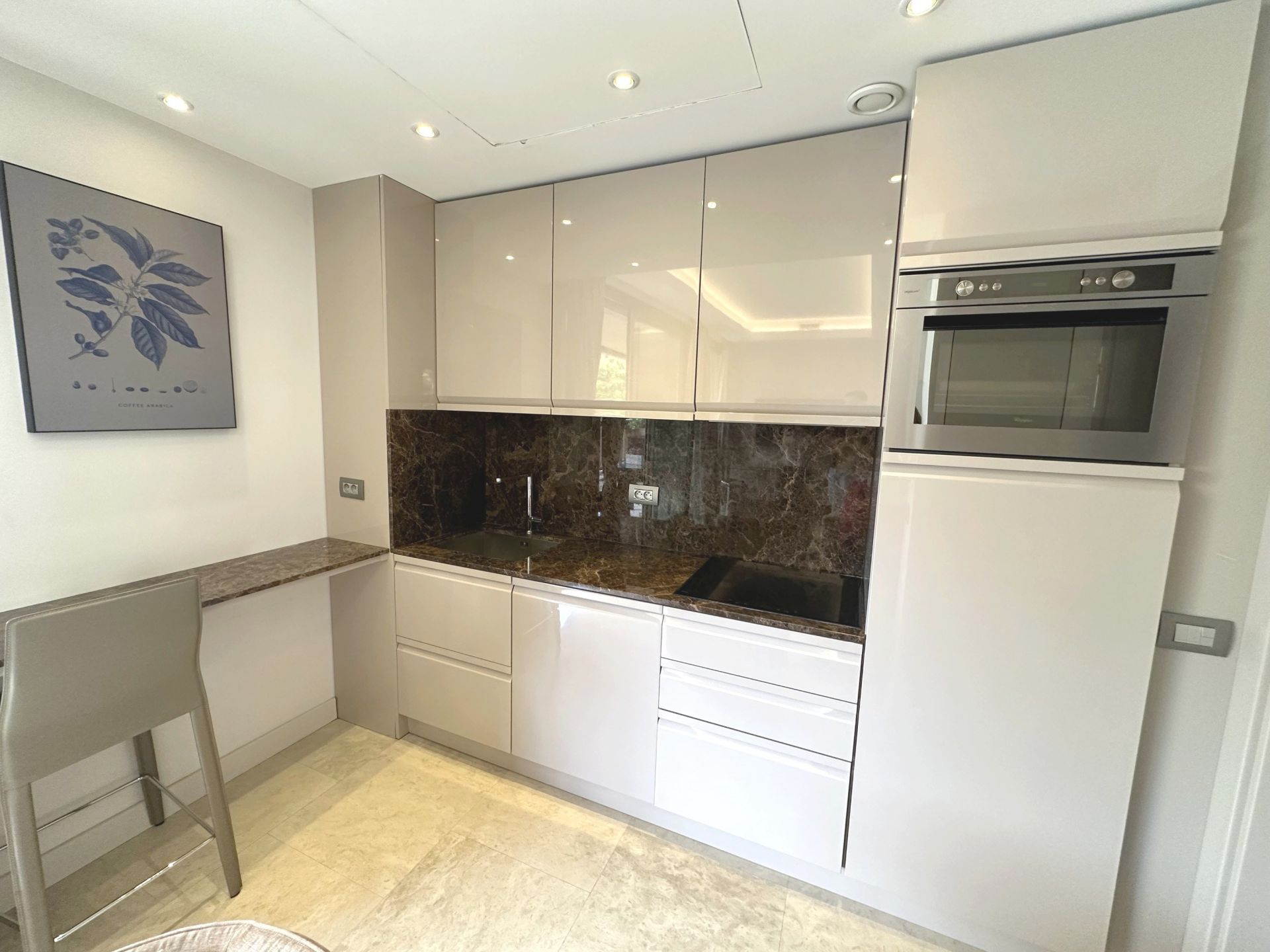 apartment 2 Rooms for sale on MONACO (98000)