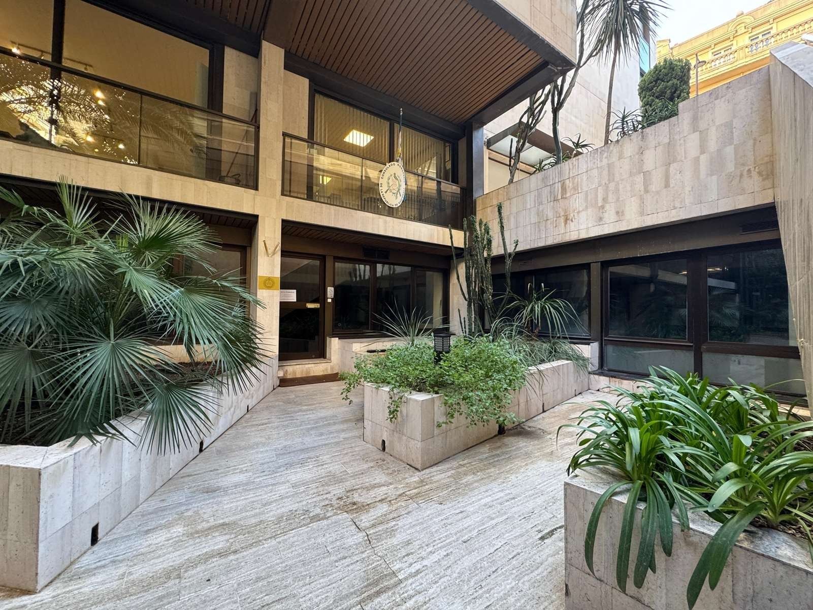 business premises for sale on MONACO (98000)