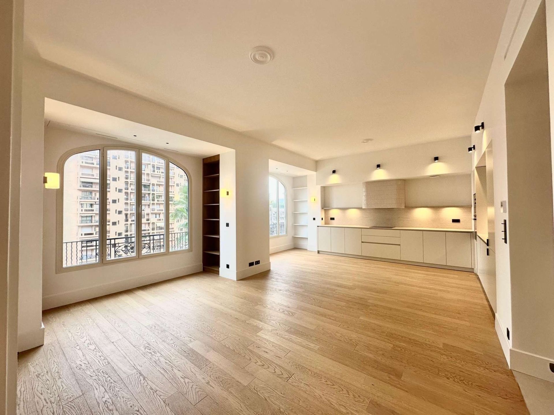 appartamento 4 Camere in vendita su MONACO (98000)