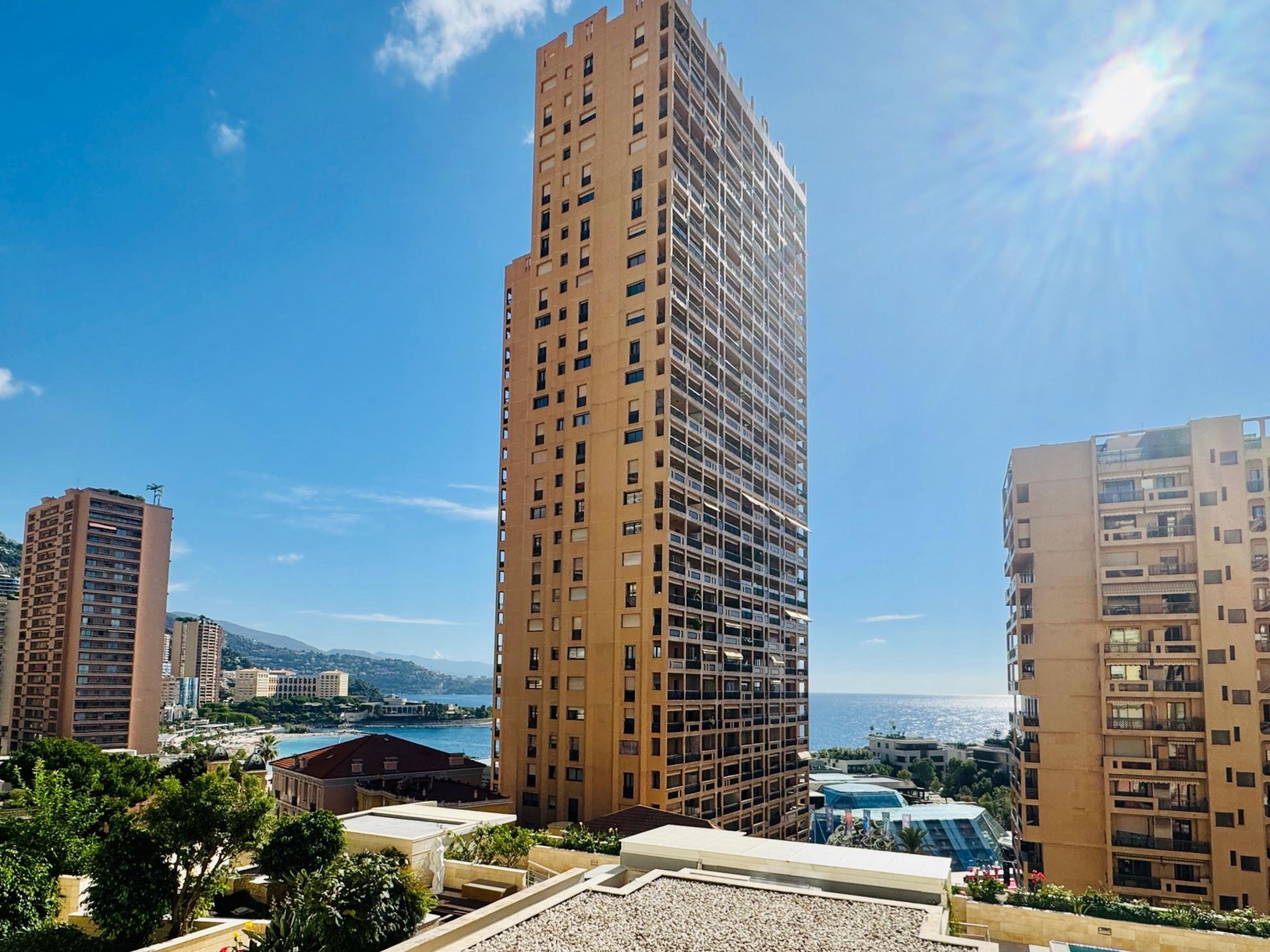 apartment 4 Rooms for sale on MONACO (98000)