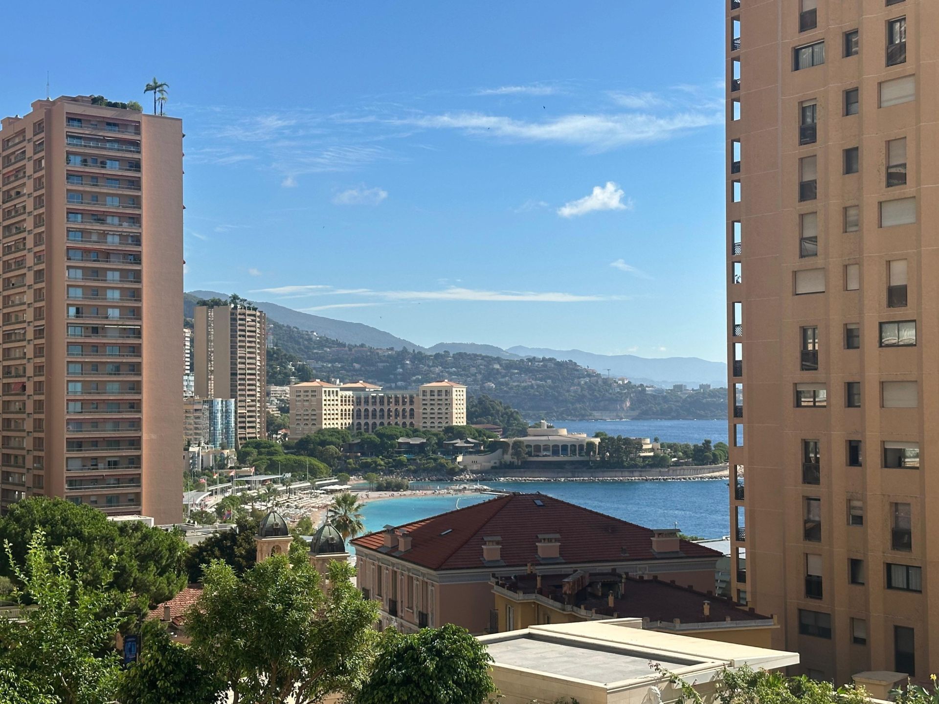 apartment 4 Rooms for sale on MONACO (98000)