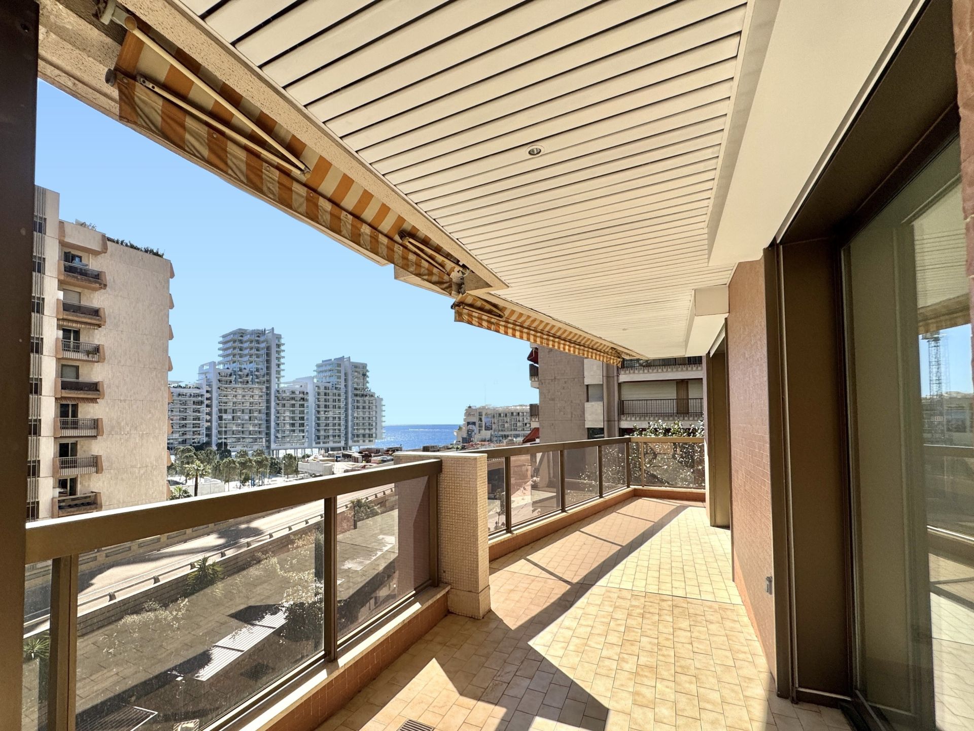 appartement 4 Pièces en location sur MONACO (98000)