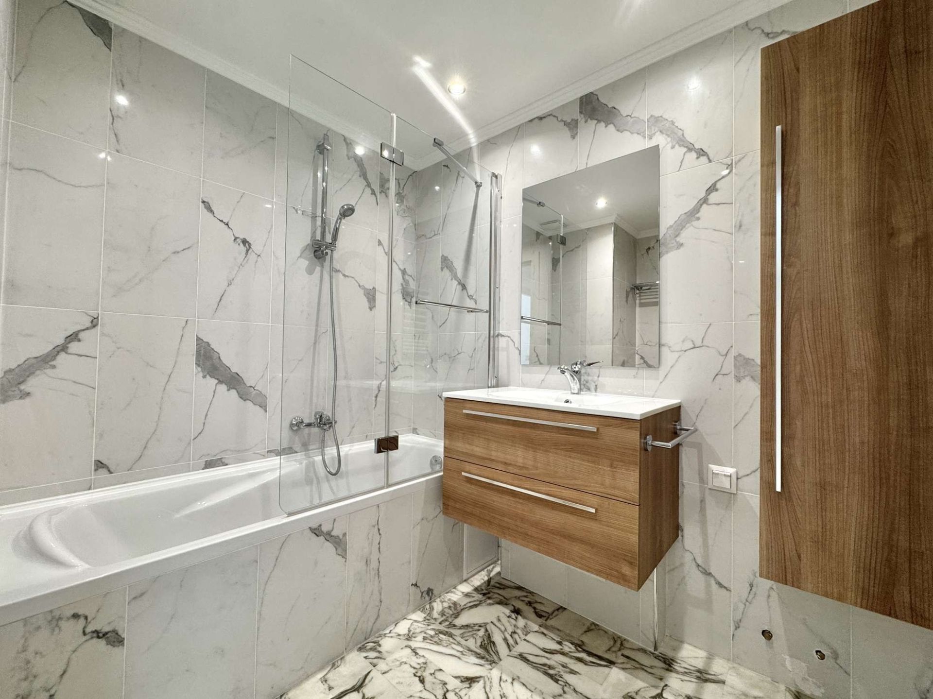 appartement 4 Pièces en location sur MONACO (98000)