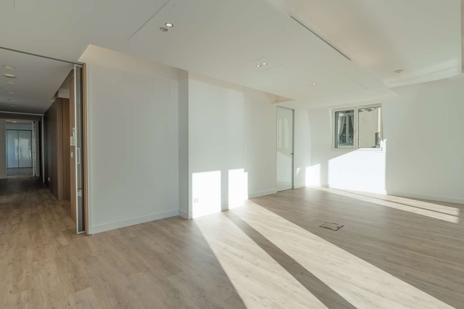 apartment 4 Rooms for rent on MONACO (98000)