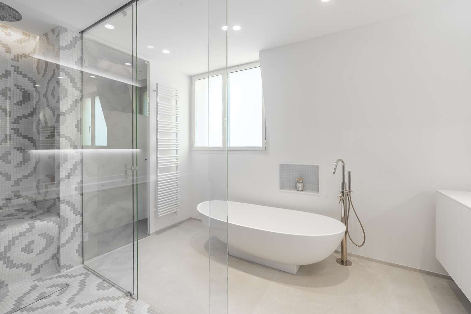 apartment 4 Rooms for rent on MONACO (98000)