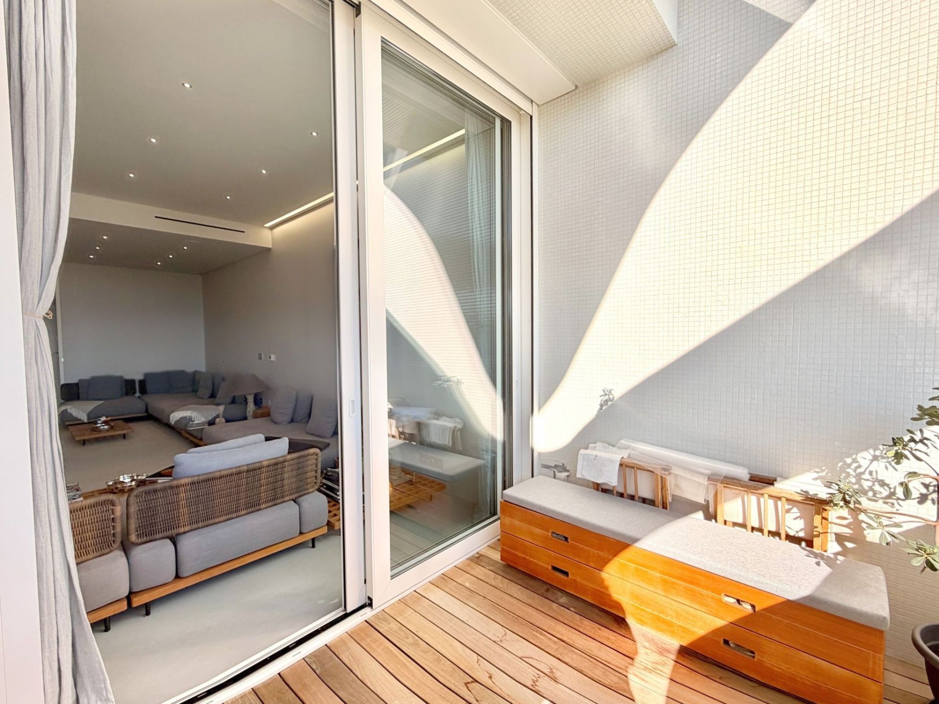 duplex 4 Rooms for sale on MONACO (98000)