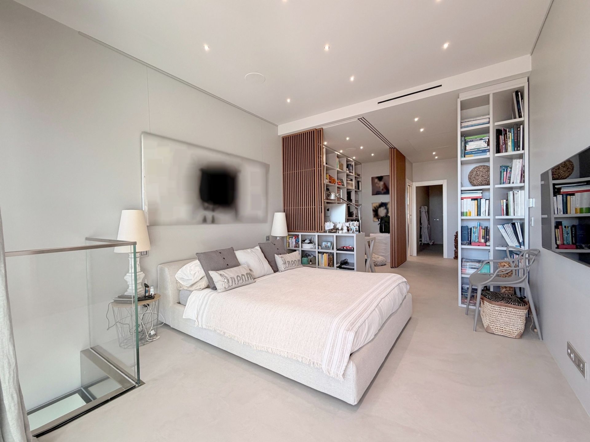 duplex 4 Rooms for sale on MONACO (98000)