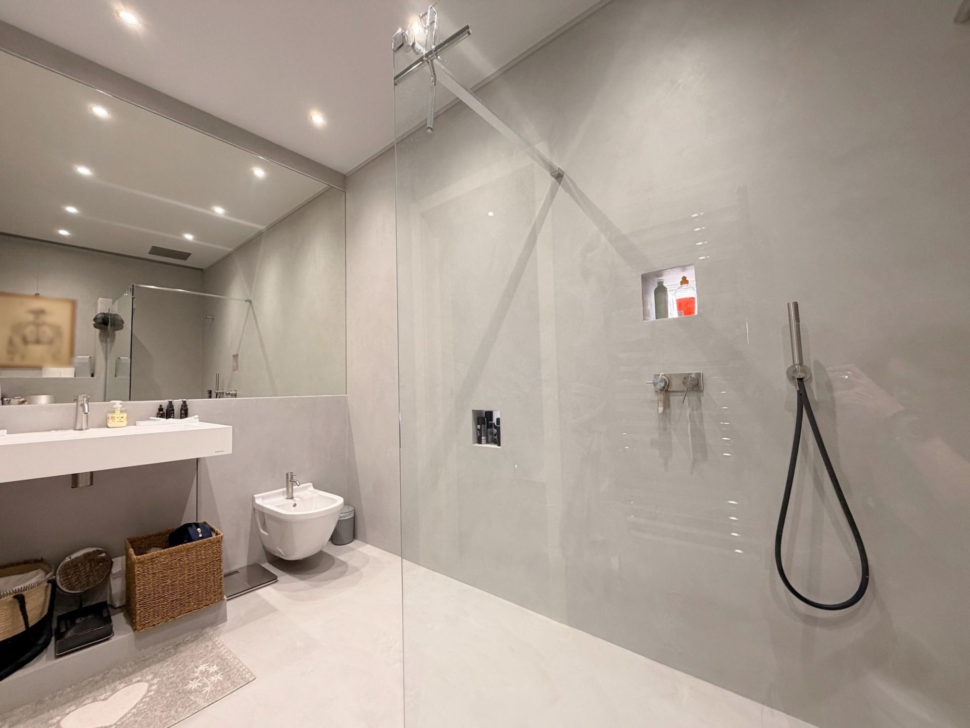 duplex 4 Rooms for sale on MONACO (98000)