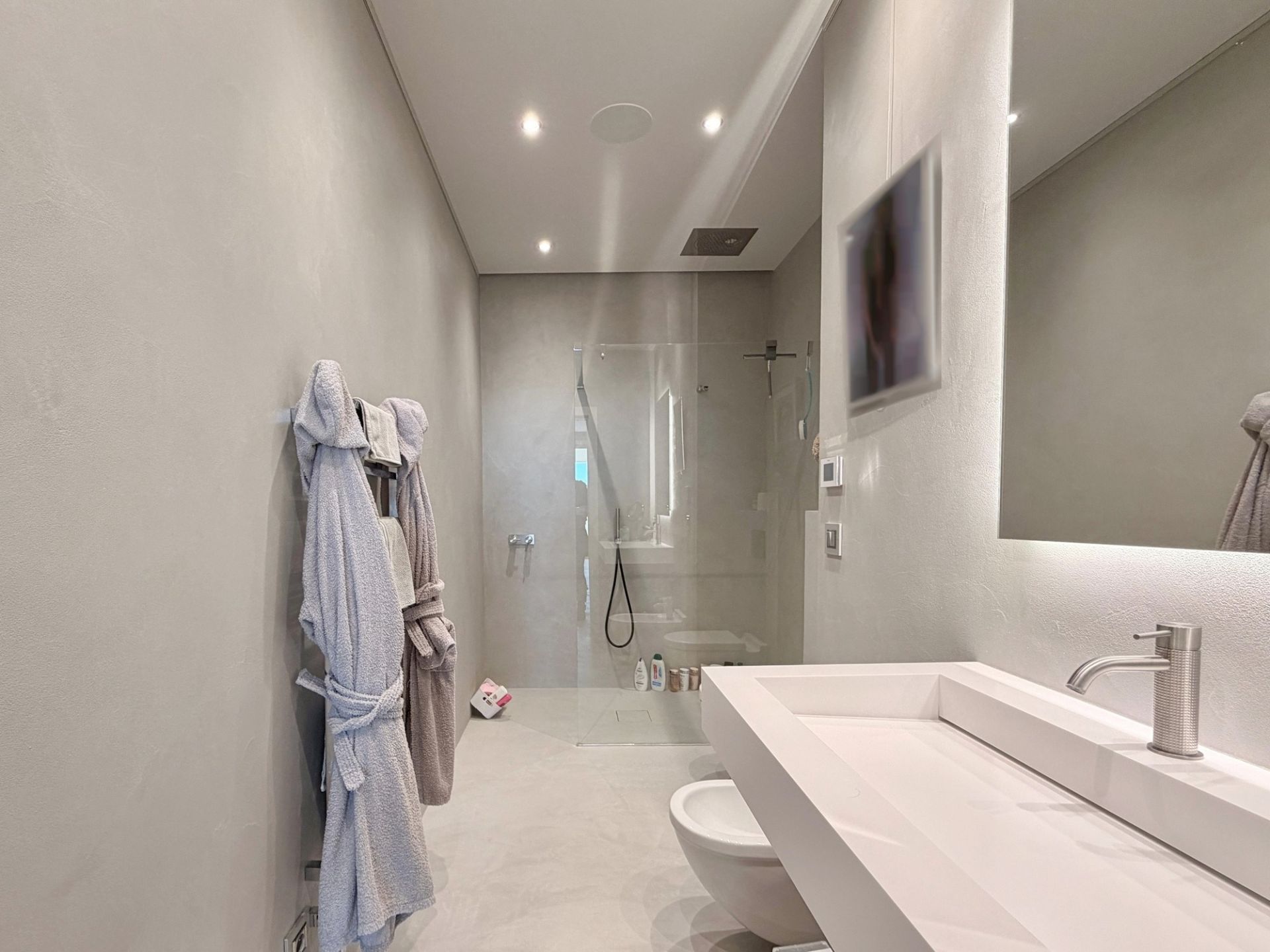 duplex 4 Rooms for sale on MONACO (98000)