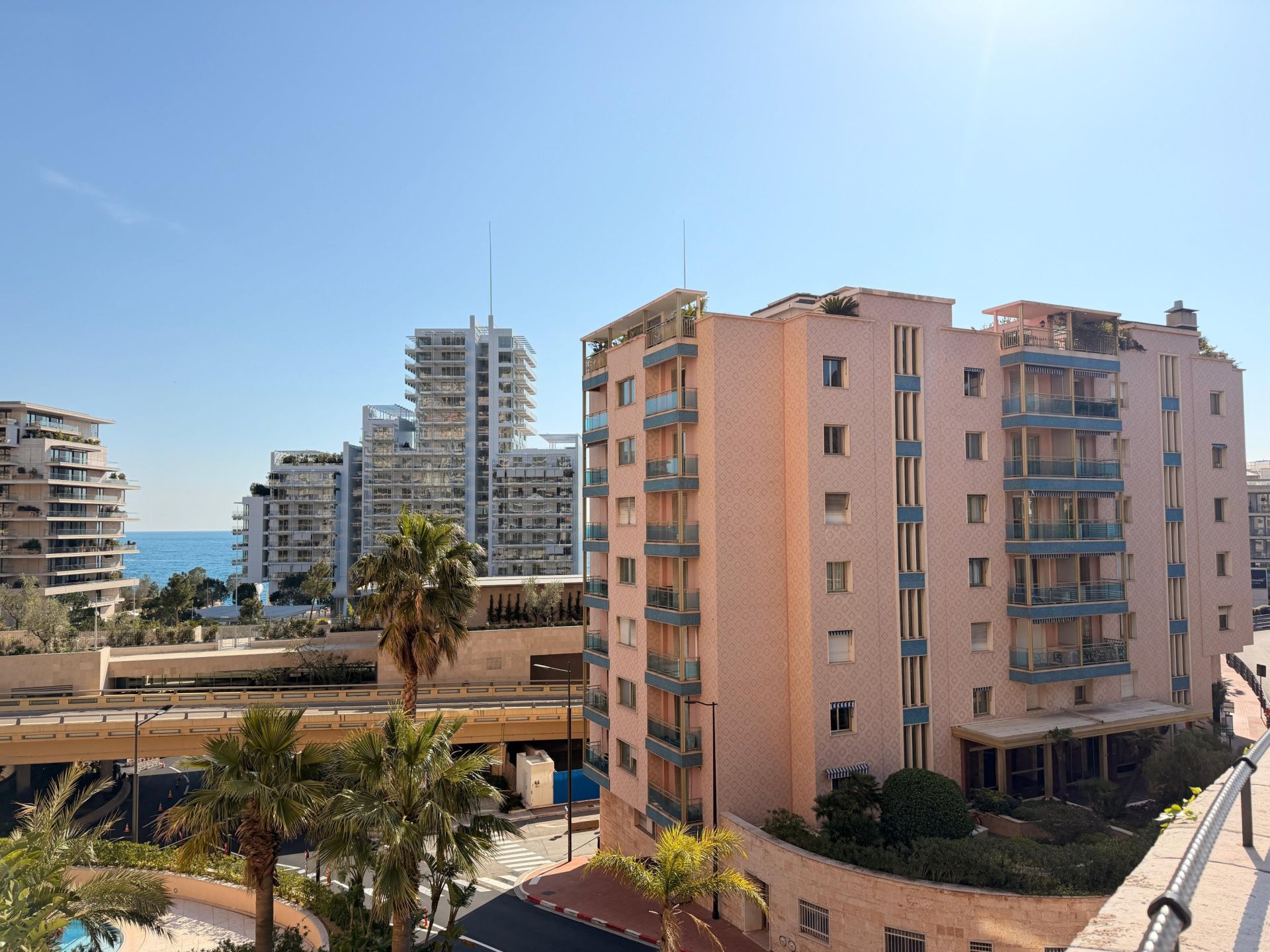 apartment 2 Rooms for sale on MONACO (98000)
