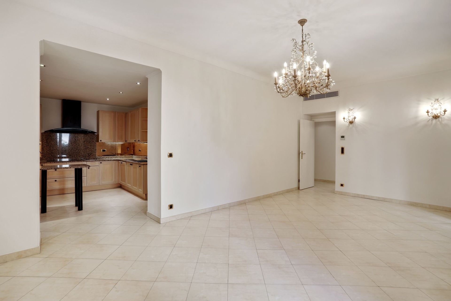 appartement 5 Pièces en location sur MONACO (98000)