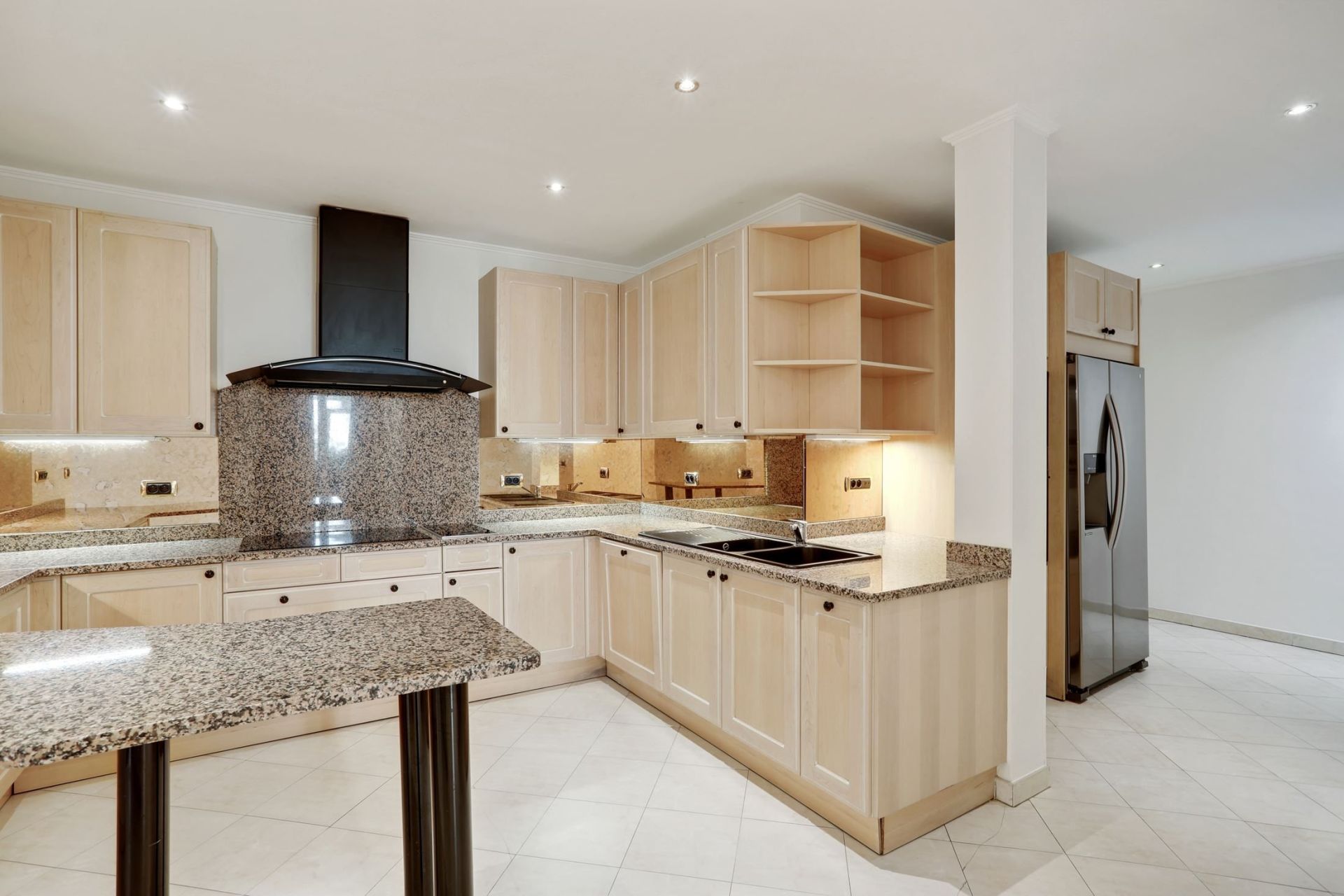 appartement 5 Pièces en location sur MONACO (98000)