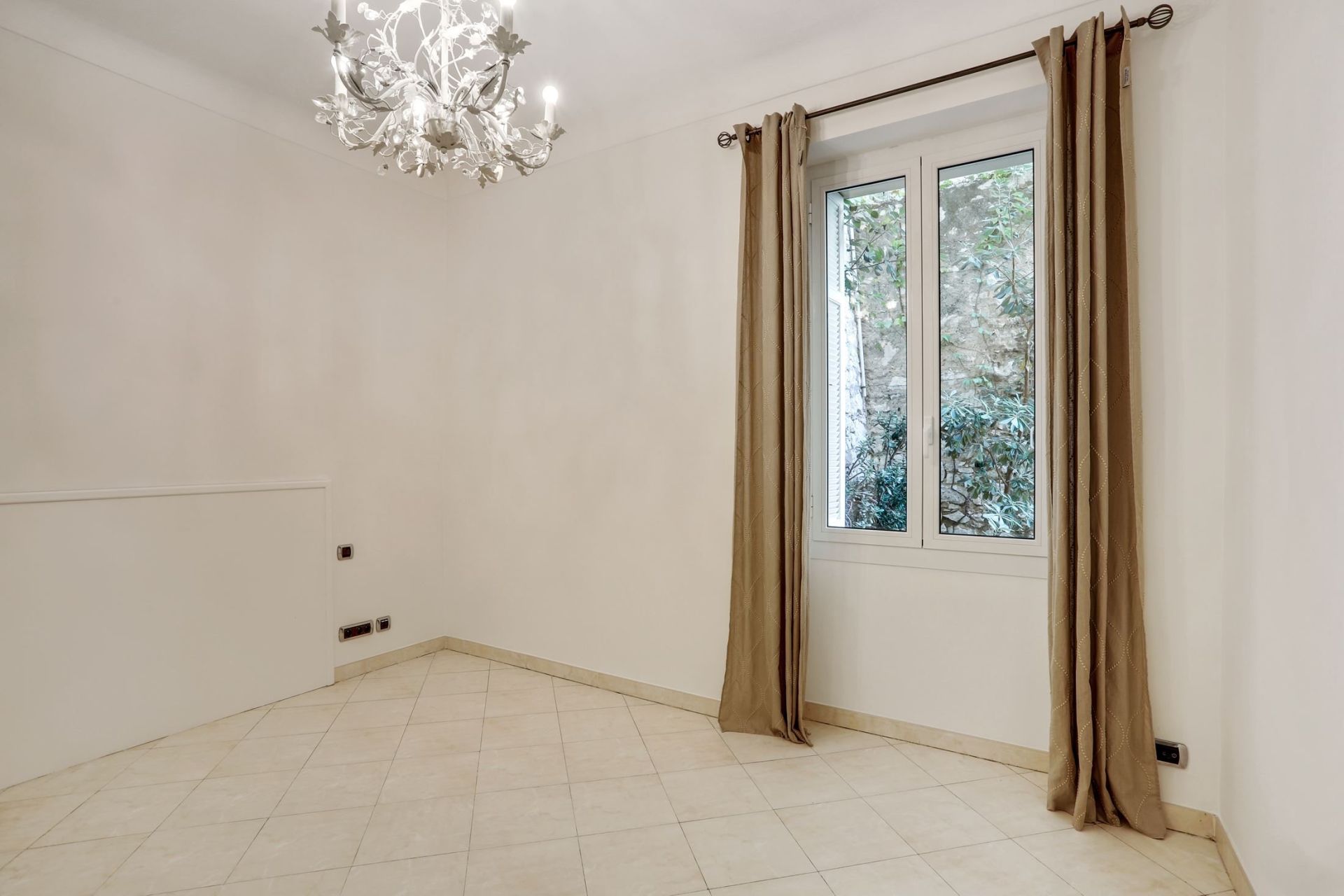 appartement 5 Pièces en location sur MONACO (98000)