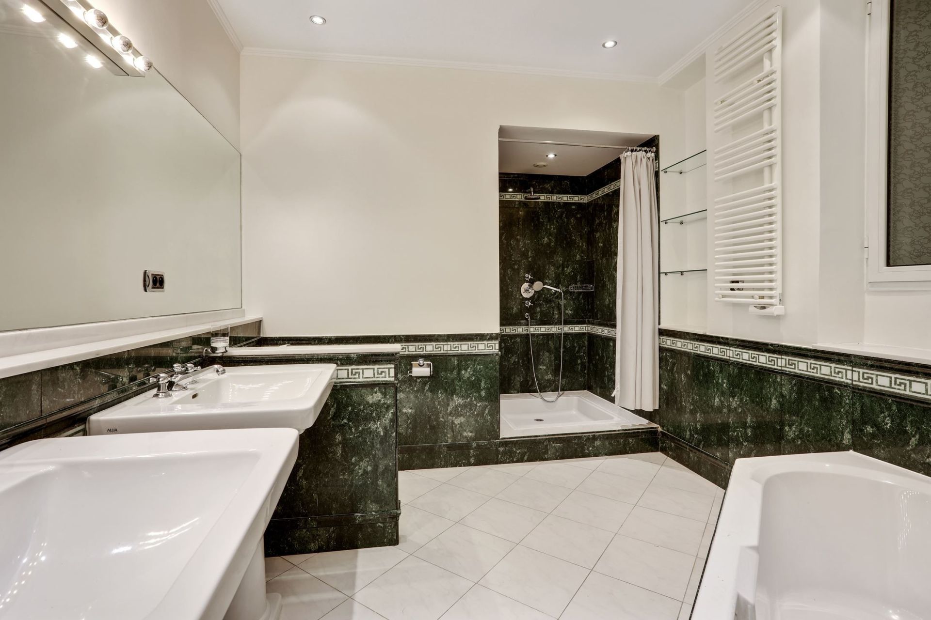 appartement 5 Pièces en location sur MONACO (98000)