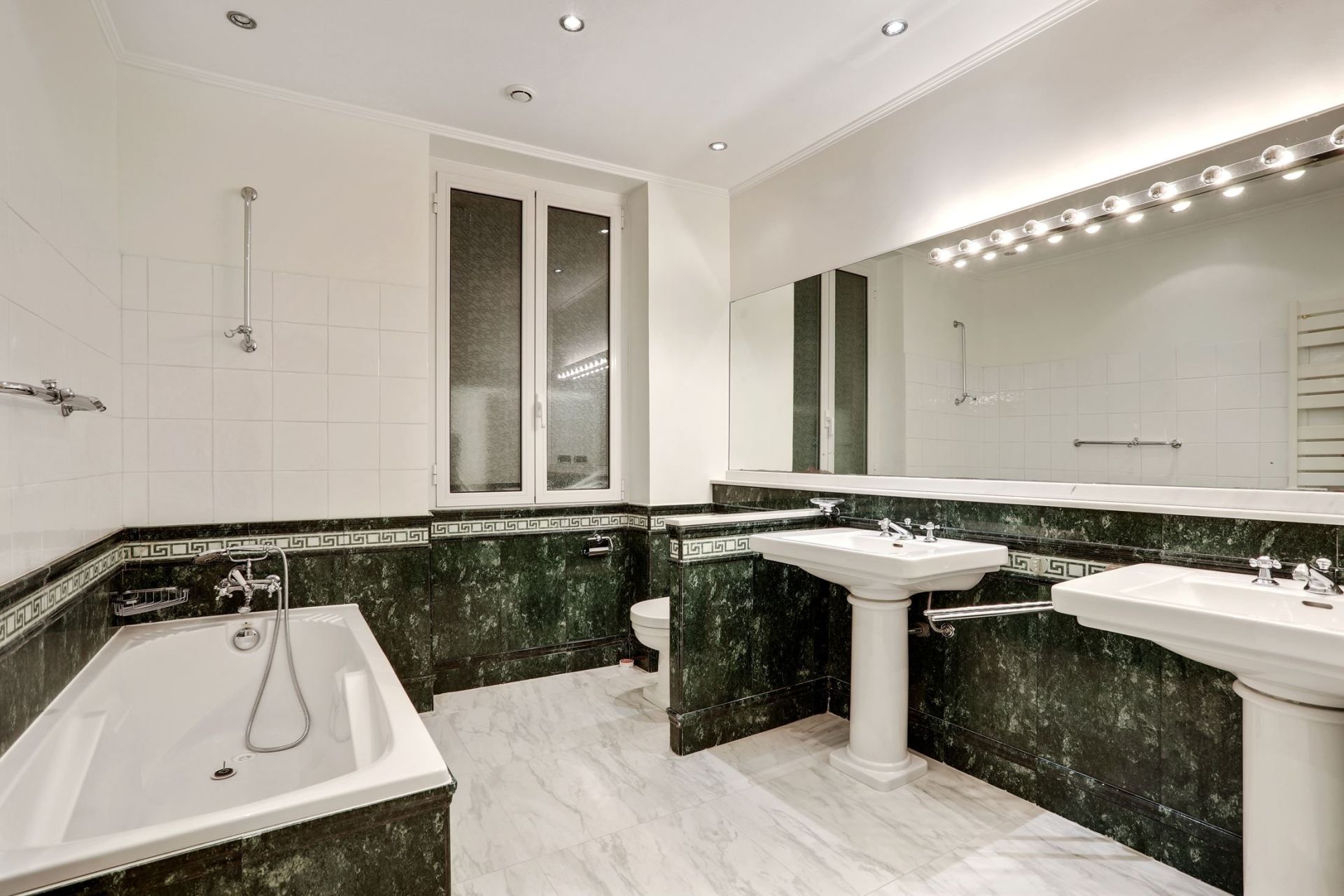 appartement 5 Pièces en location sur MONACO (98000)