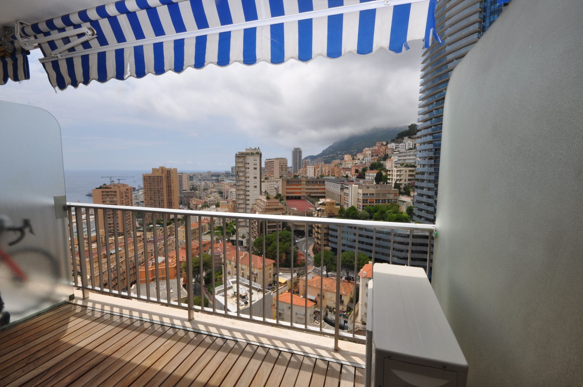 apartment 1 room for rent on MONACO (98000)