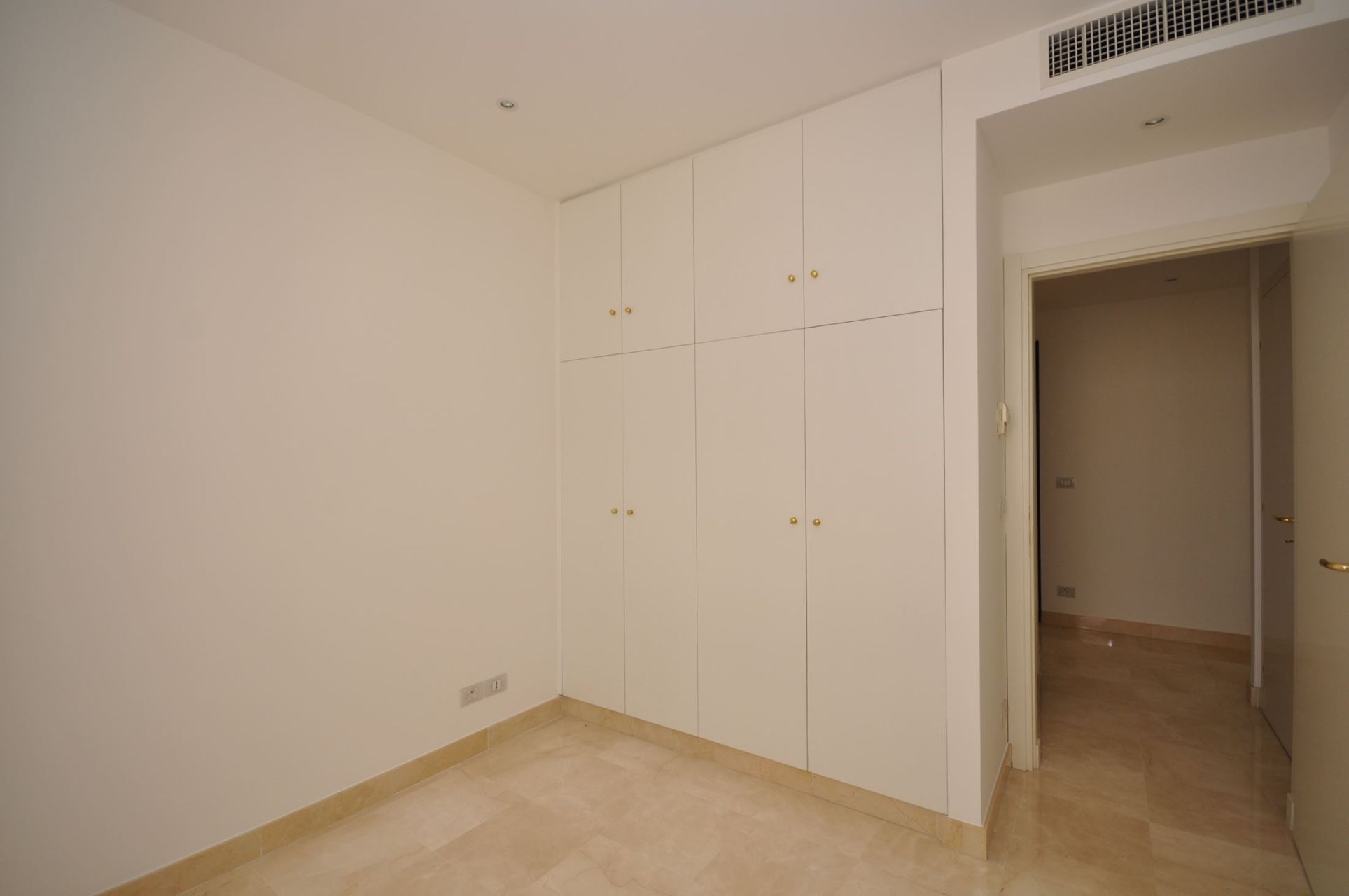apartment 3 Rooms for rent on MONACO (98000)