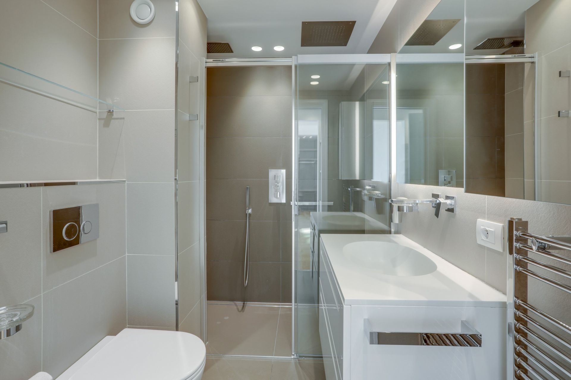 apartment 5 Rooms for sale on MONACO (98000)