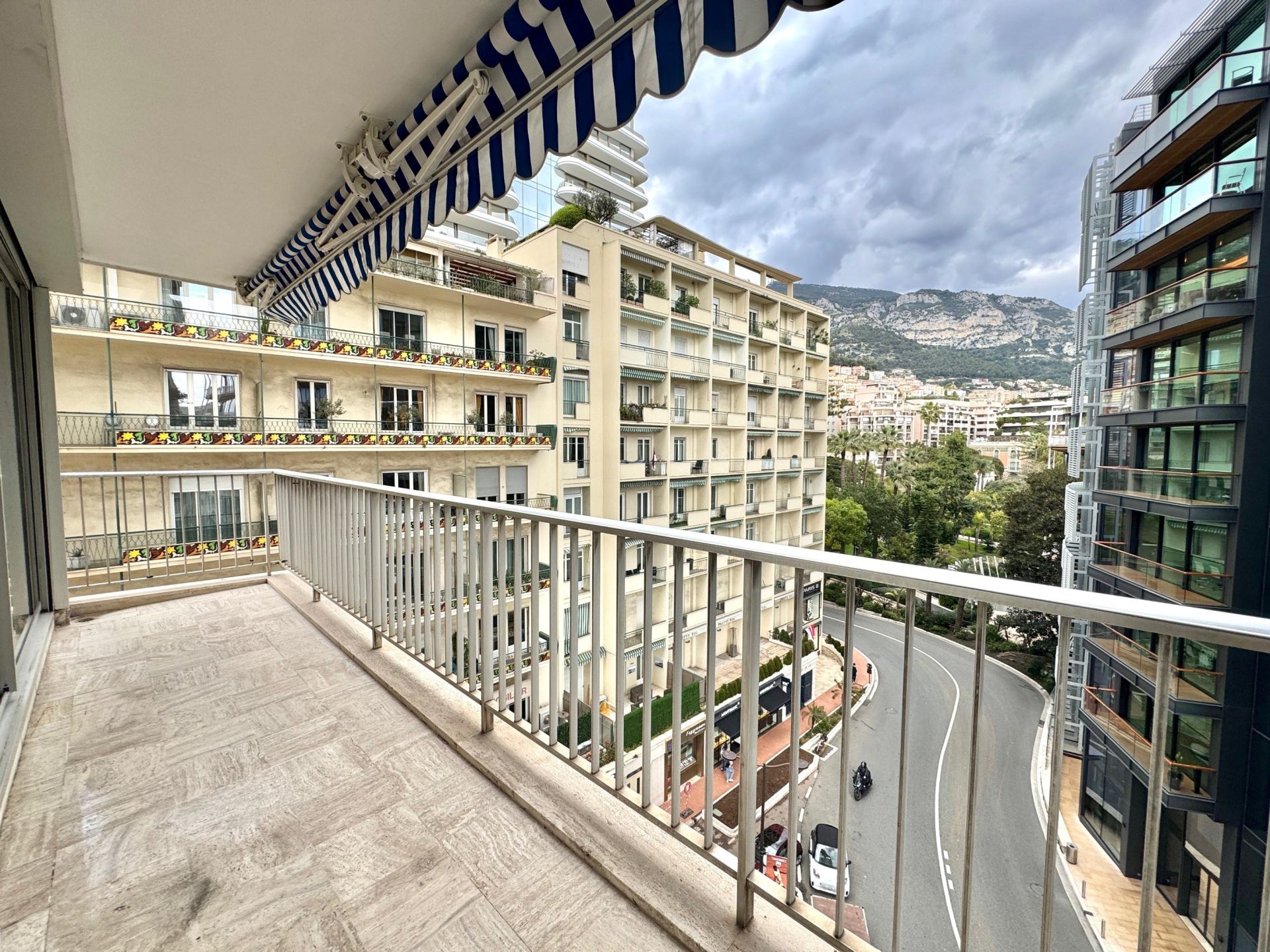 apartment 2 Rooms for rent on MONACO (98000)
