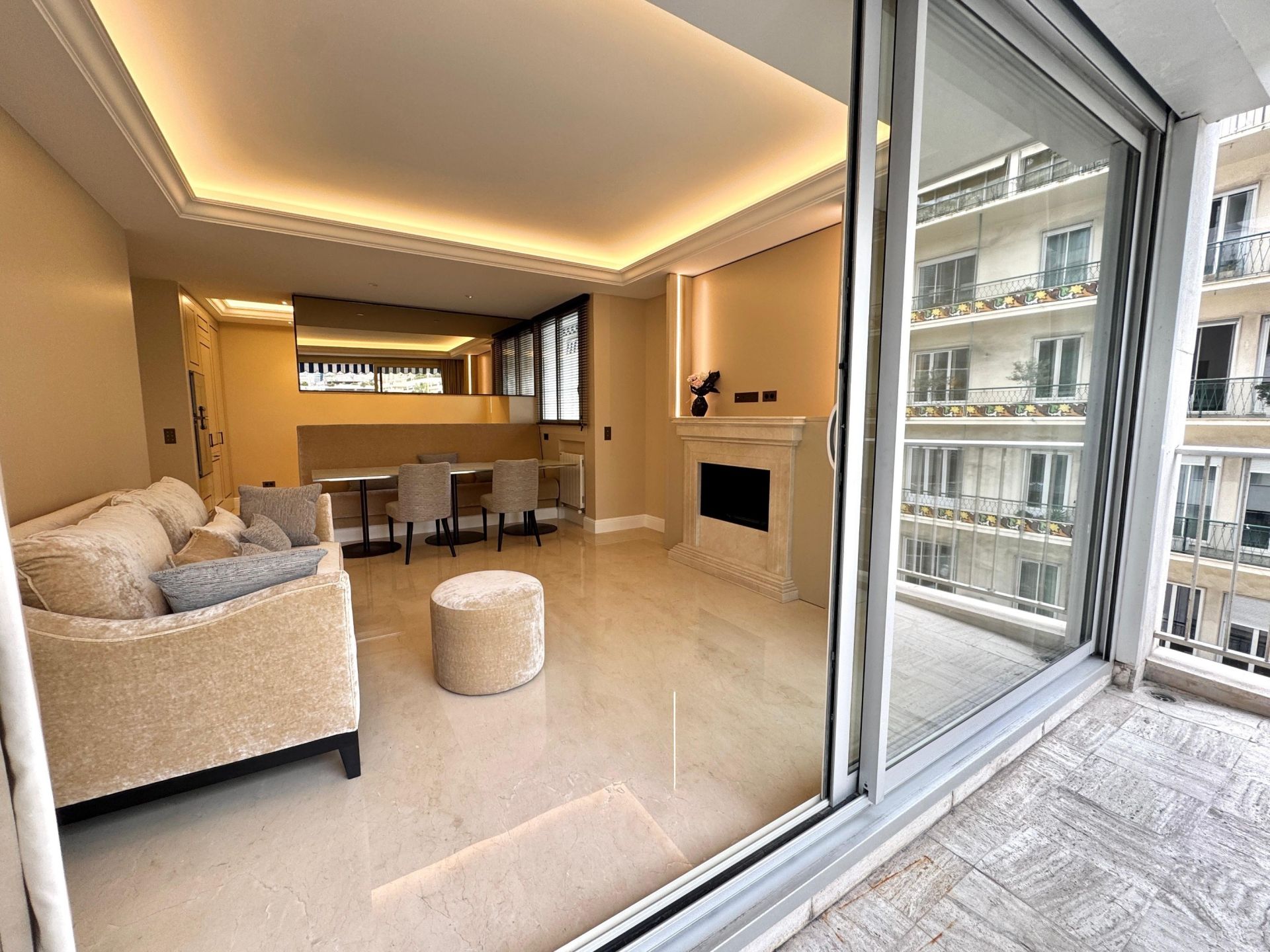 apartment 2 Rooms for rent on MONACO (98000)