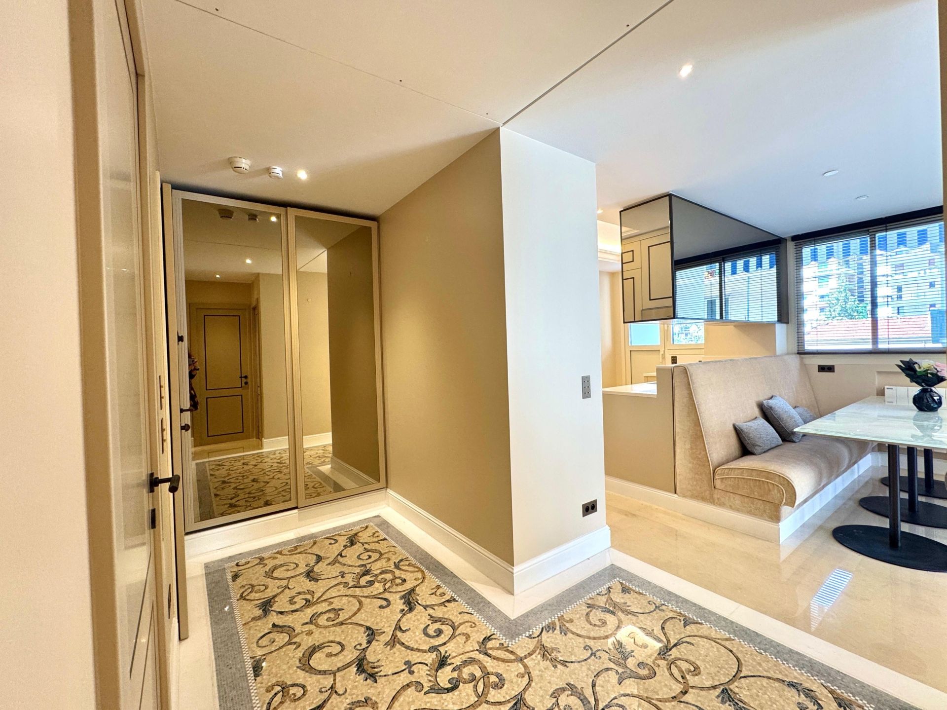 apartment 2 Rooms for rent on MONACO (98000)