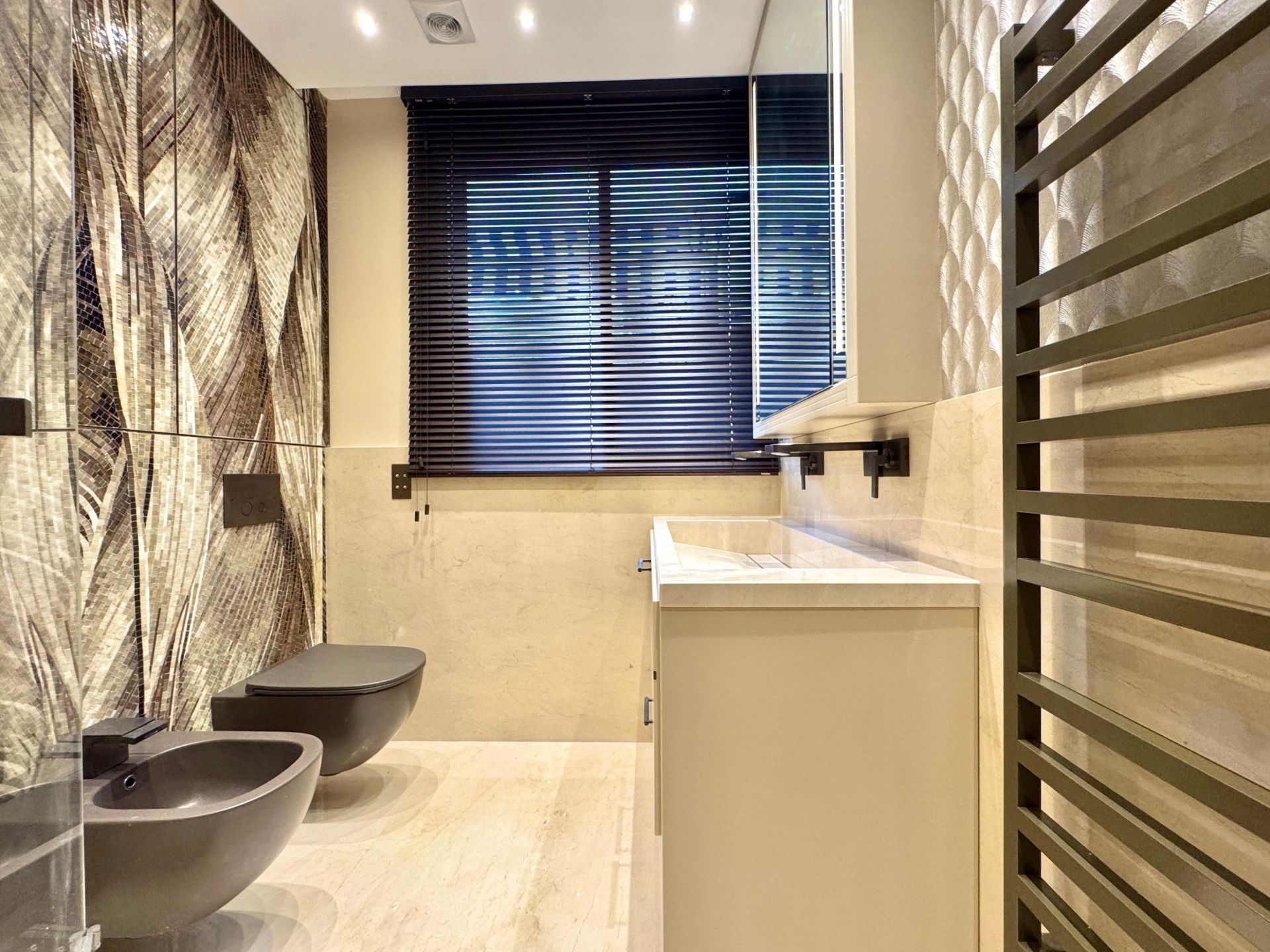 apartment 2 Rooms for rent on MONACO (98000)