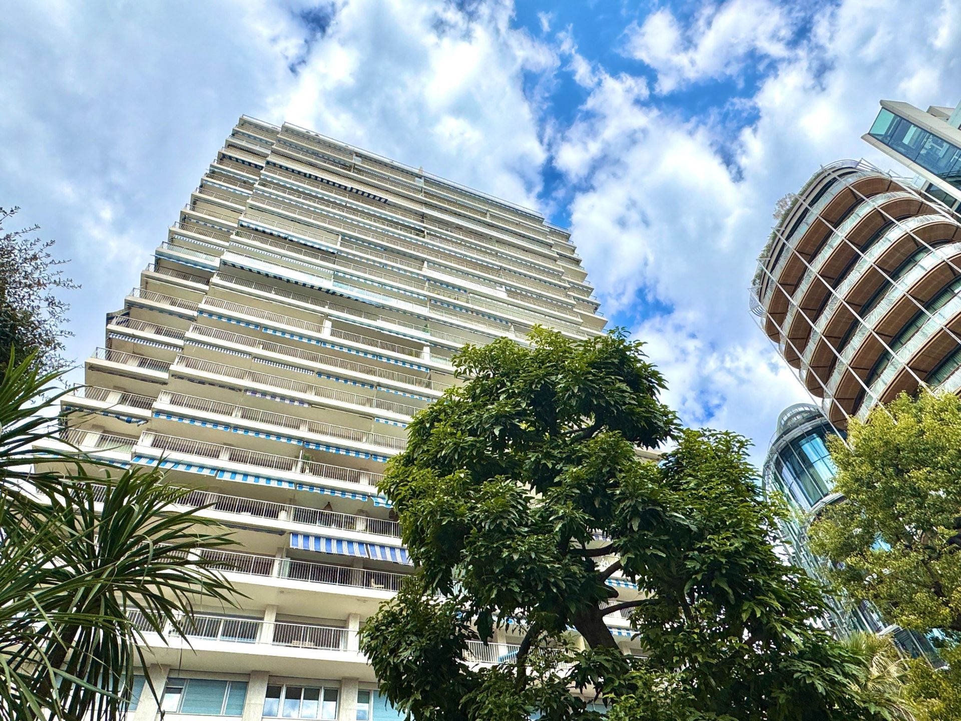 apartment 2 Rooms for rent on MONACO (98000)