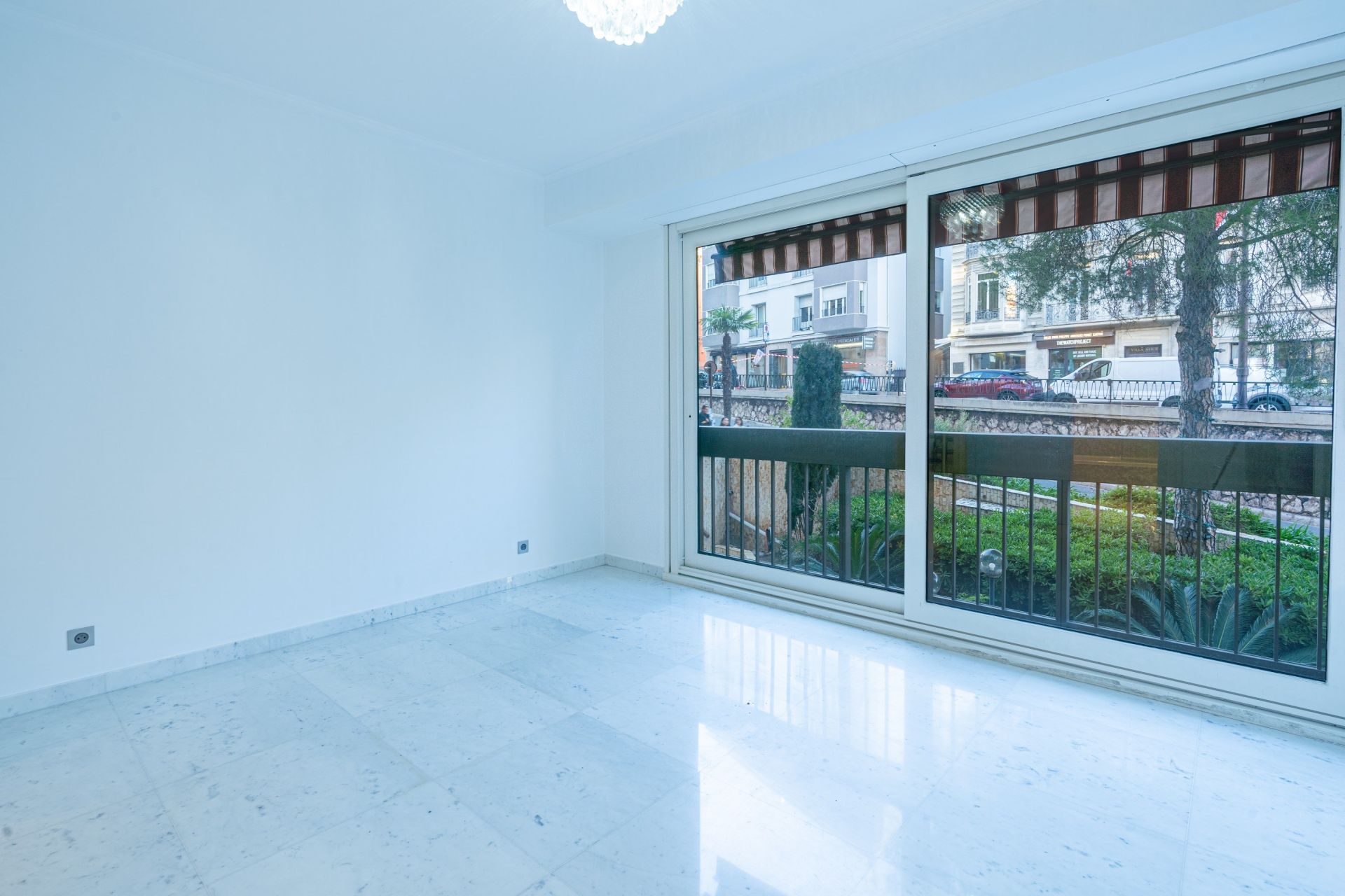 apartment 2 Rooms for sale on MONACO (98000)