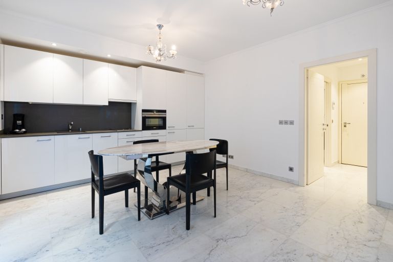 apartment 2 Rooms for sale on MONACO (98000)