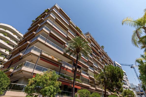 Location Cave Monaco 1&nbsp;pièce 8&nbsp;m²