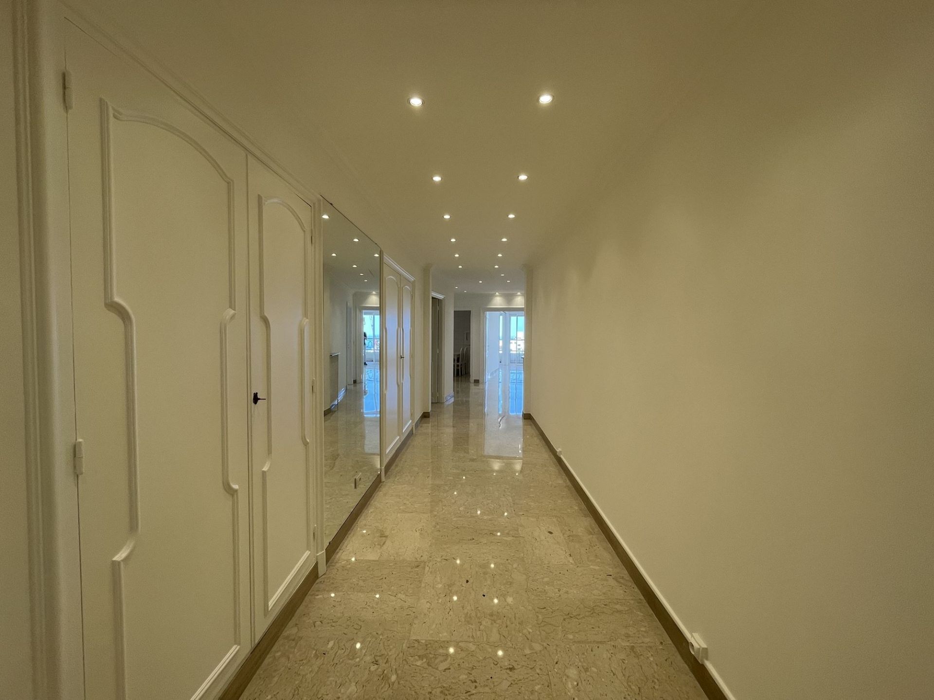 appartamento 5 Camere in affitto su MONACO (98000)