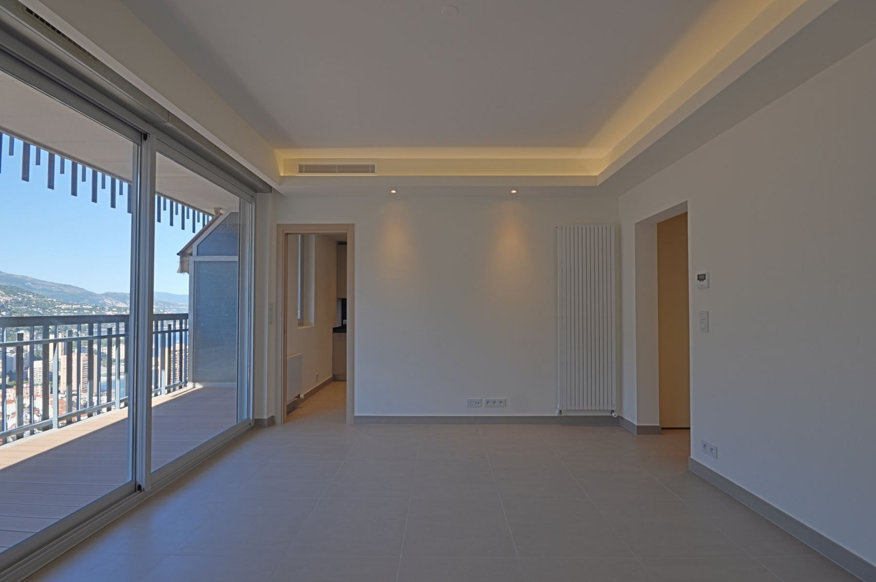 apartment 2 Rooms for rent on MONACO (98000)