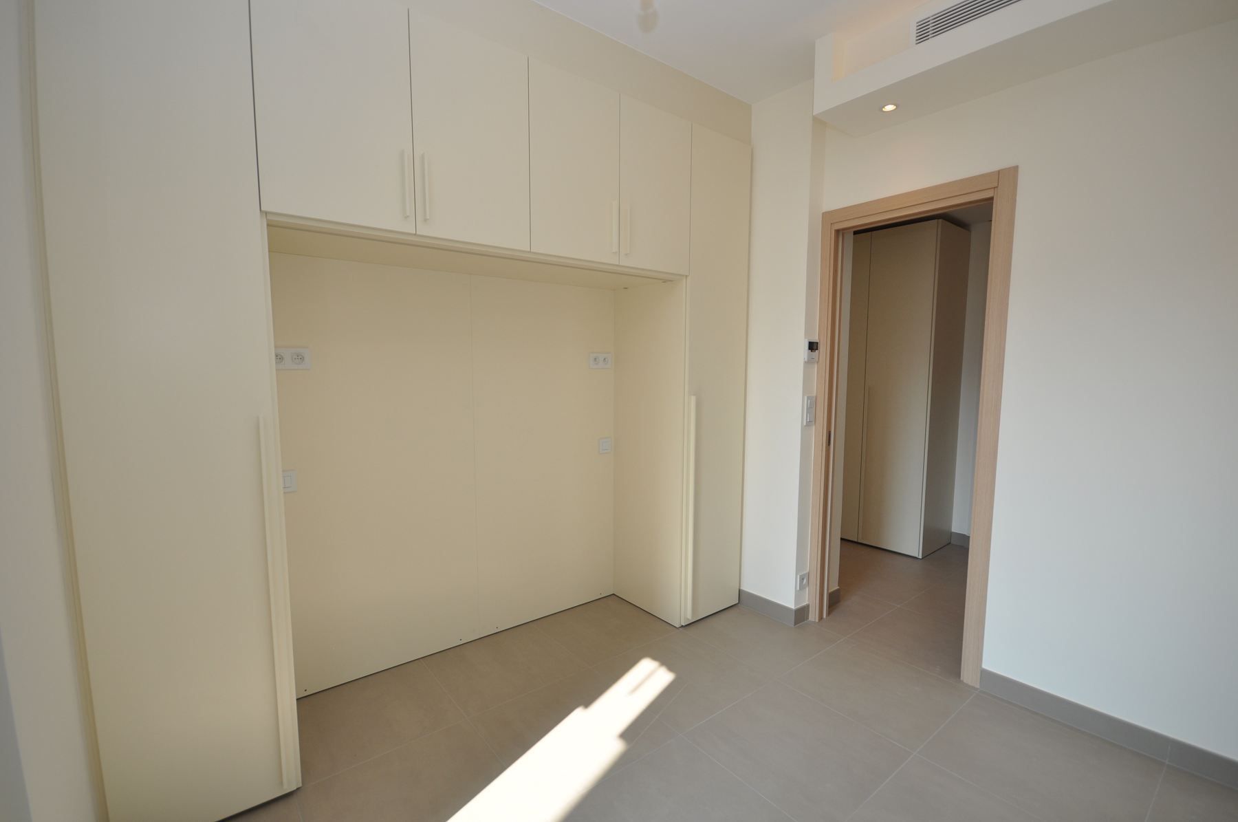 apartment 2 Rooms for rent on MONACO (98000)