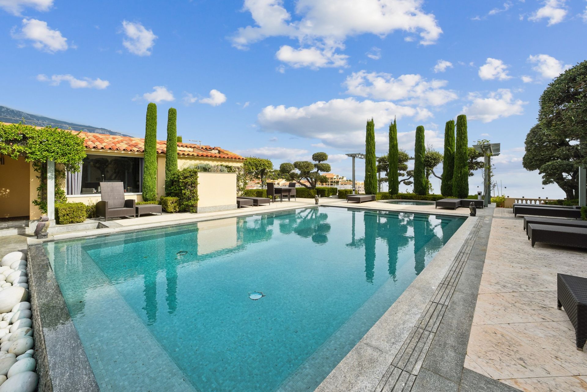appartement 10 Pièces en vente sur MONACO (98000)