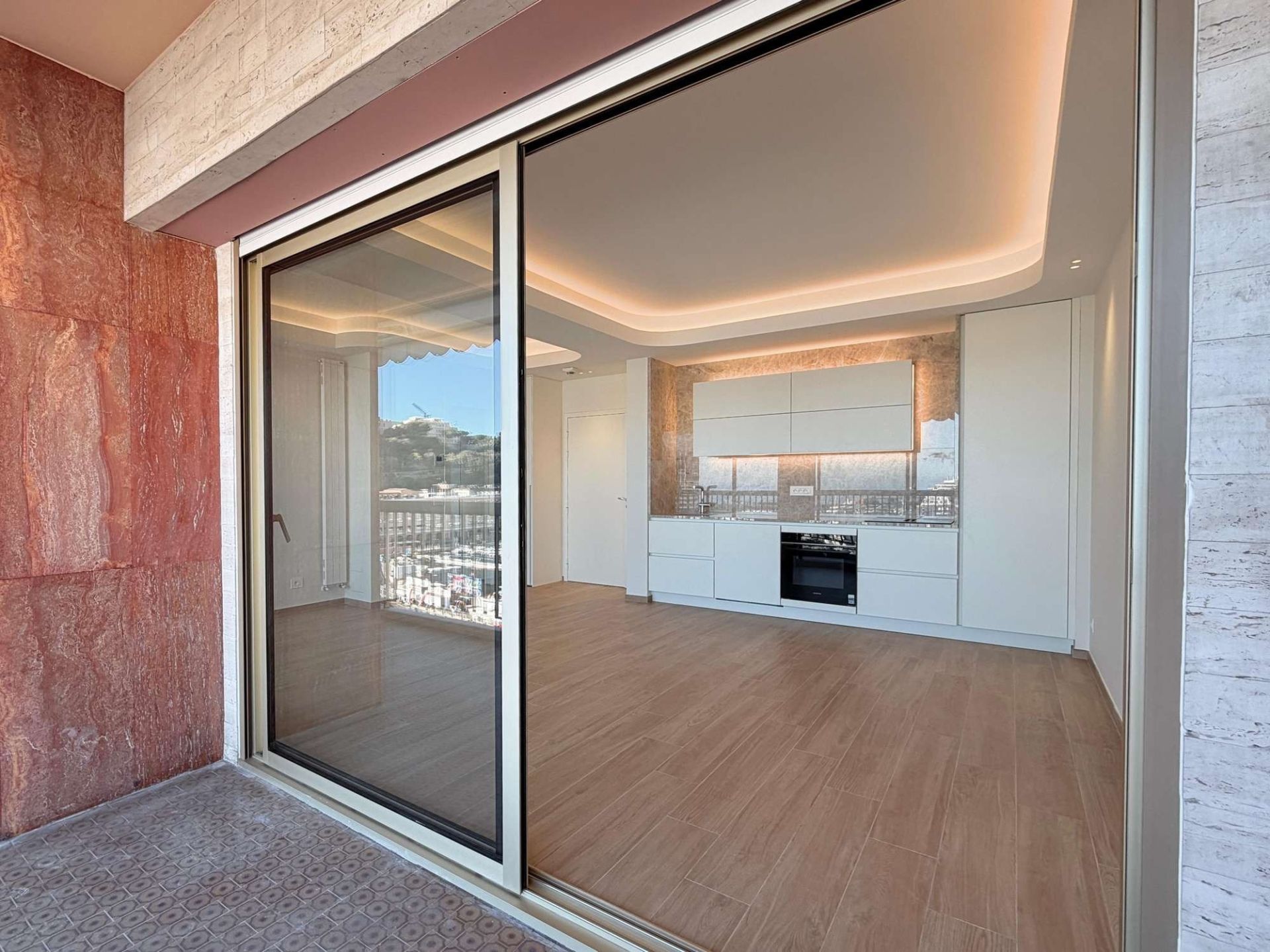 apartment 2 Rooms for rent on MONACO (98000)