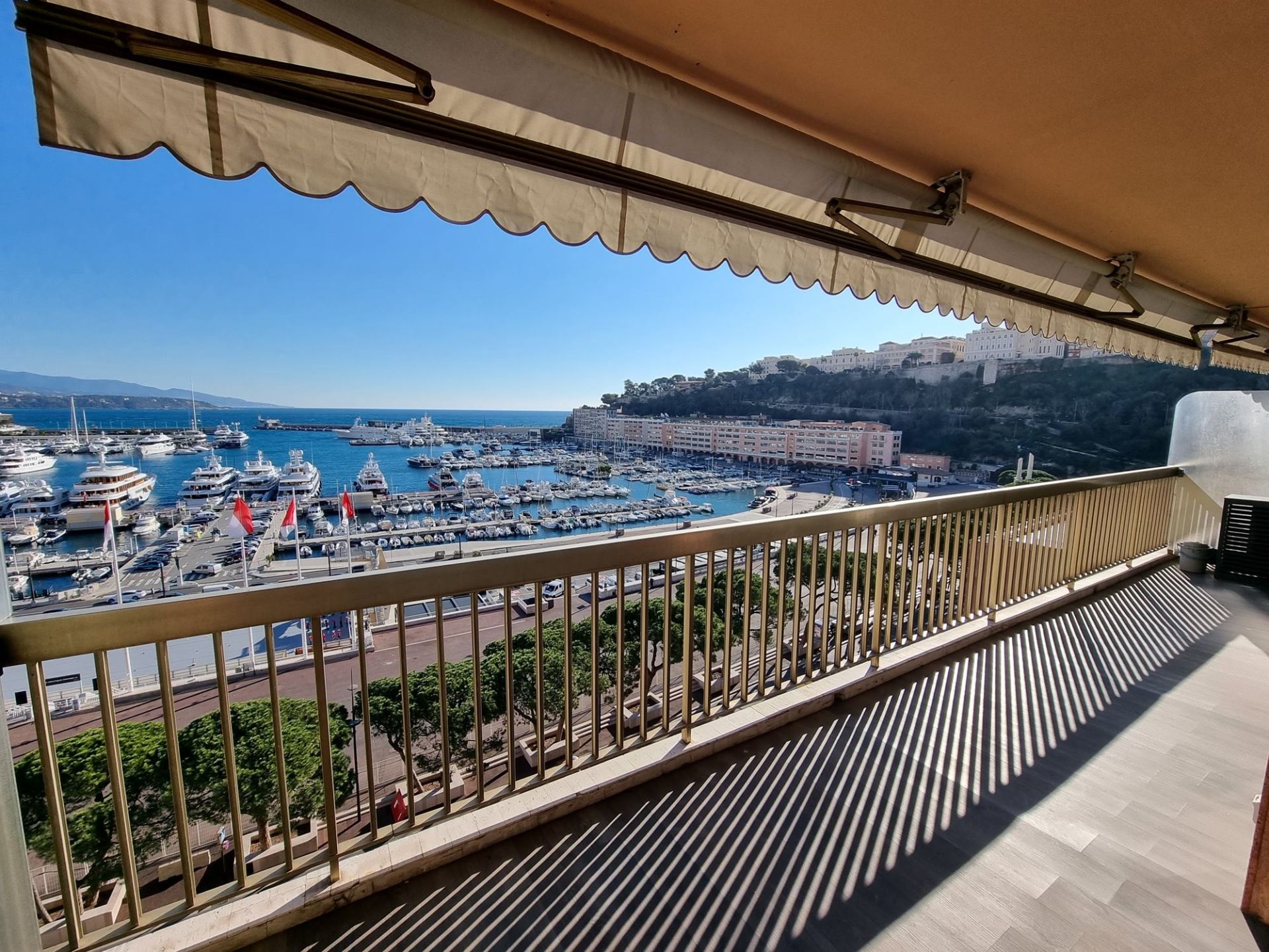 apartment 2 Rooms for rent on MONACO (98000)